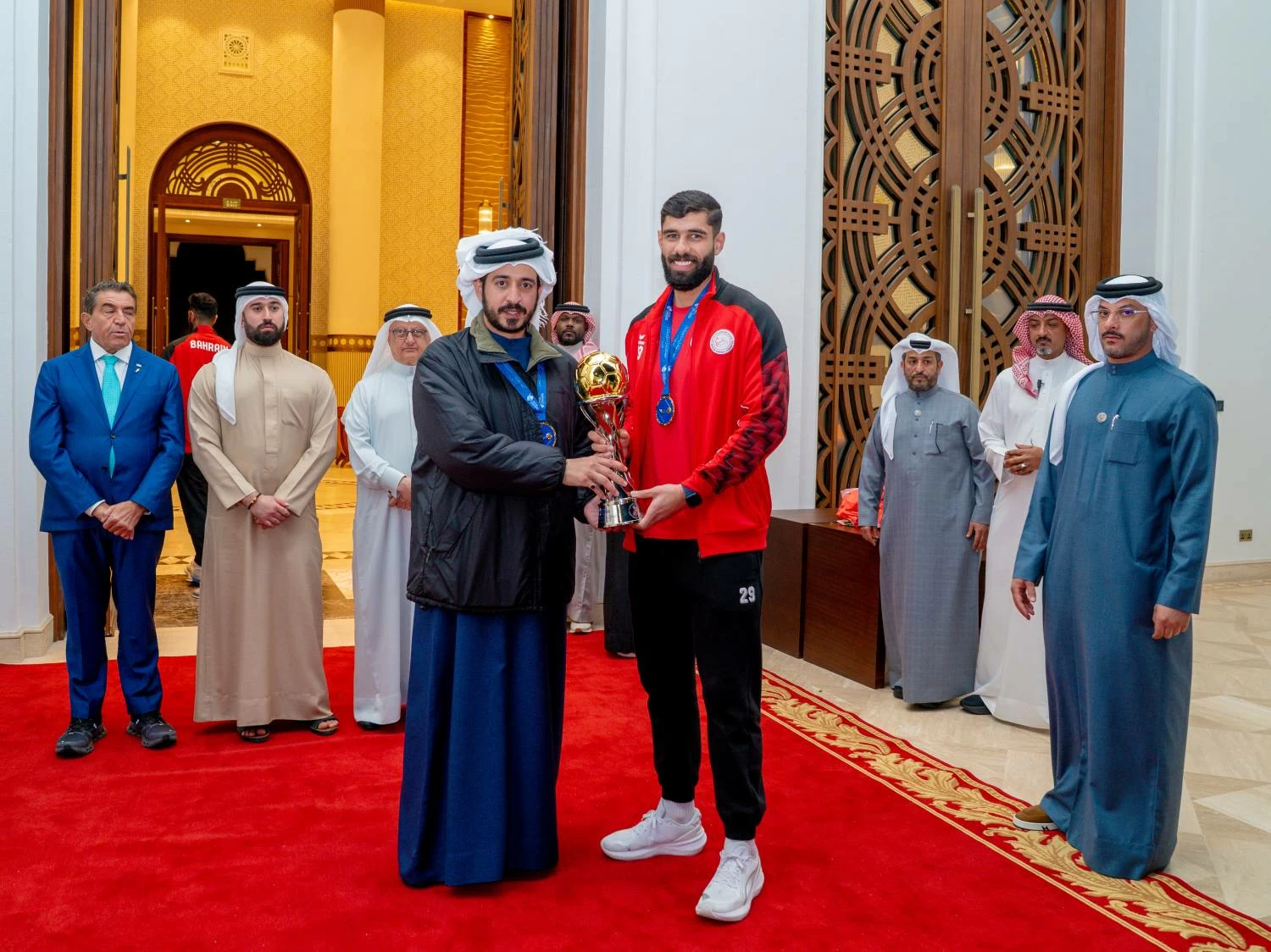 خالد بن حمد في مقدمة مستقبلي منتخب كرة اليد بطل كآس آسيا