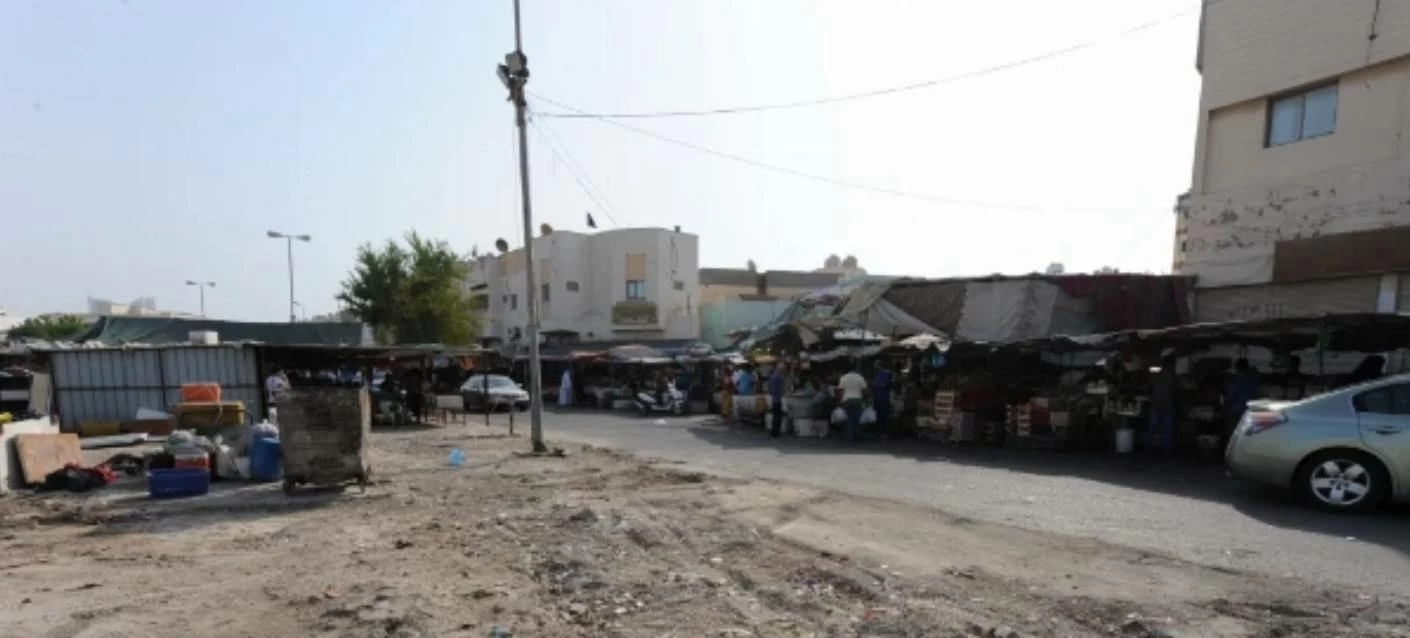 30 مخالفاً لإشغال الطريق بسوق جدحفص وجميعهم غير مدرجين بكشوفه 