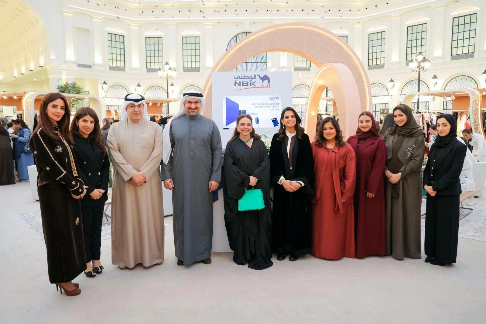 الشيخة ضوى آل خليفة تفتتح معرض Afternoon Tea +973 في الأفنيوز البحرين