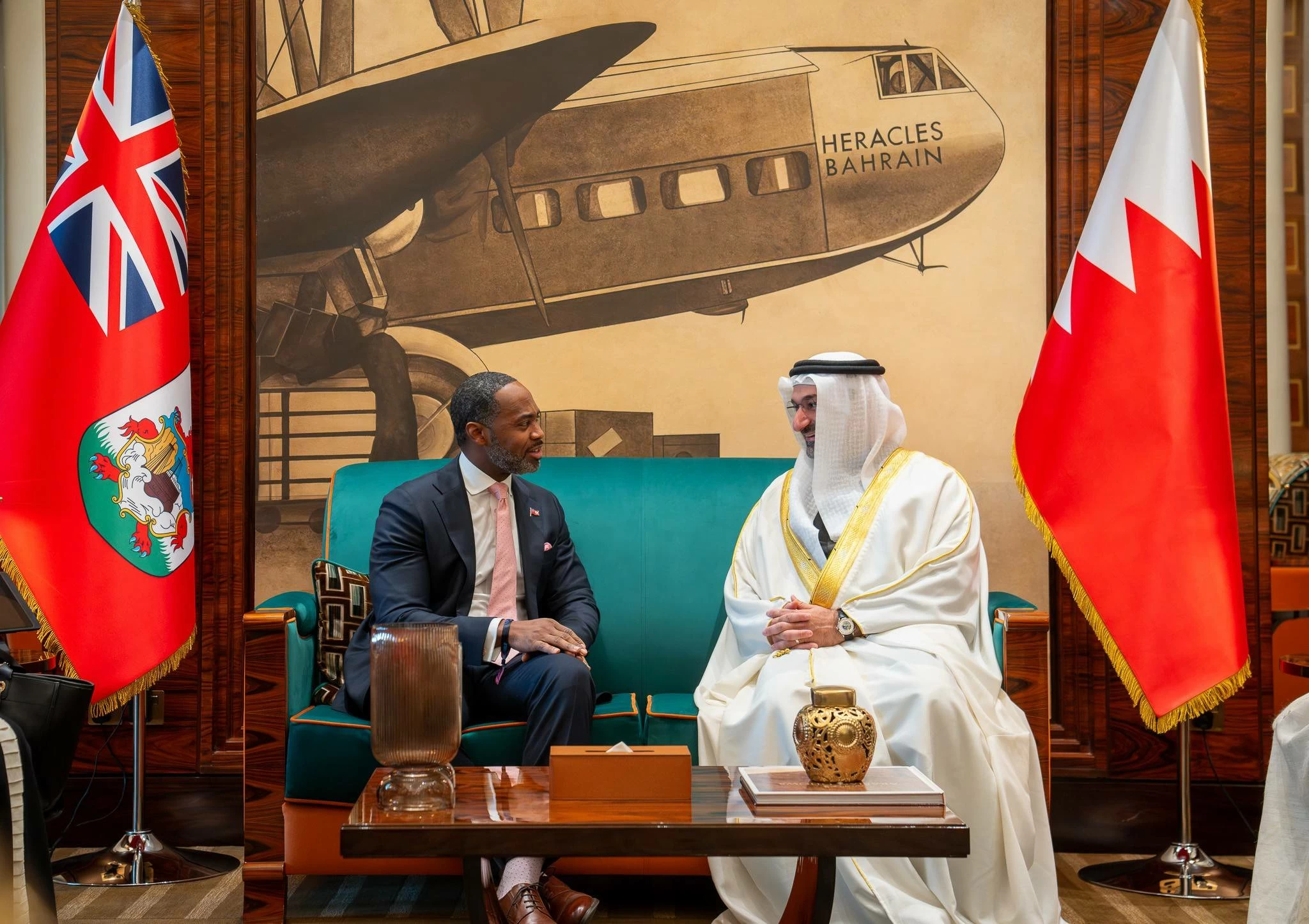 وزير الصناعة والتجارة يستقبل رئيس وزراء برمودا