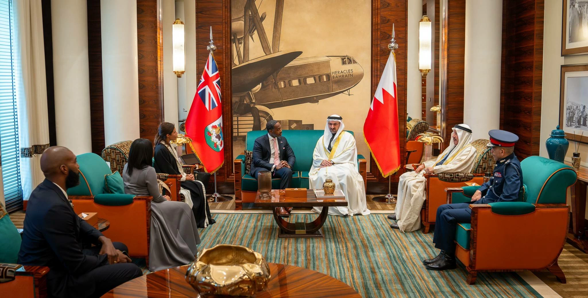 وزير الصناعة والتجارة يستقبل رئيس وزراء برمودا