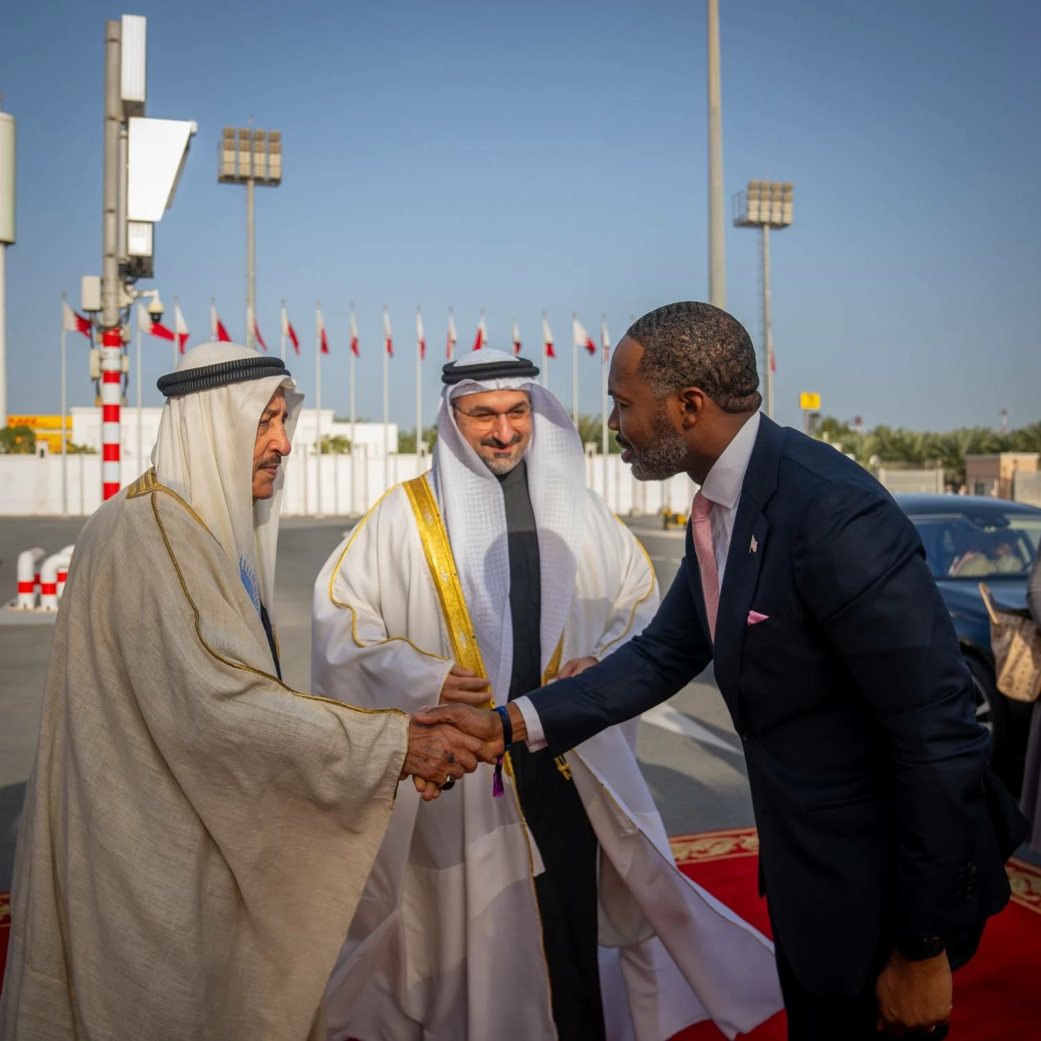 وزير الصناعة والتجارة يستقبل رئيس وزراء برمودا