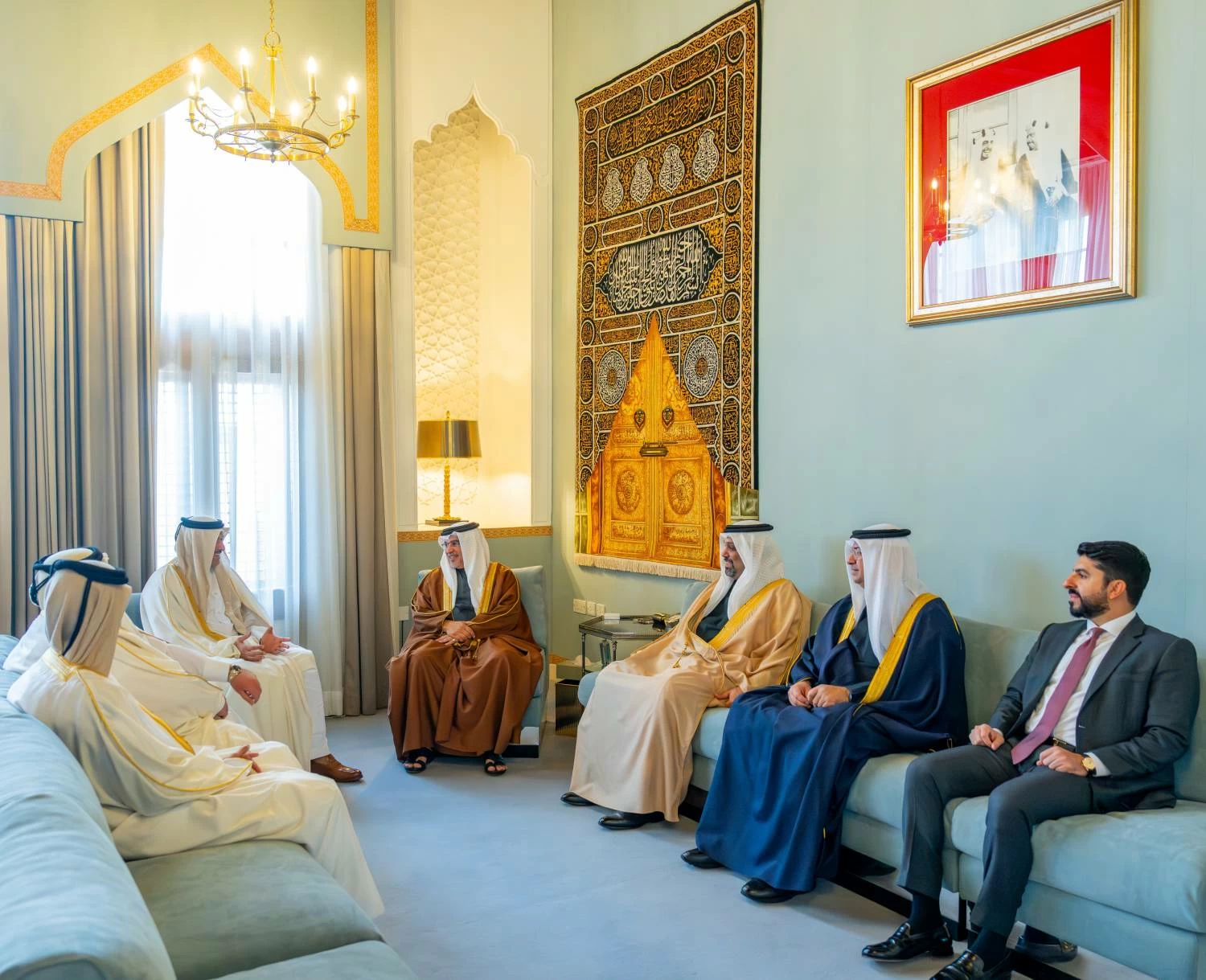 ولي العهد رئيس الوزراء يستقبل سفير دولة قطر لدى البحرين بمناسبة تعيينه سفيرًا لبلاده لدى المملكة