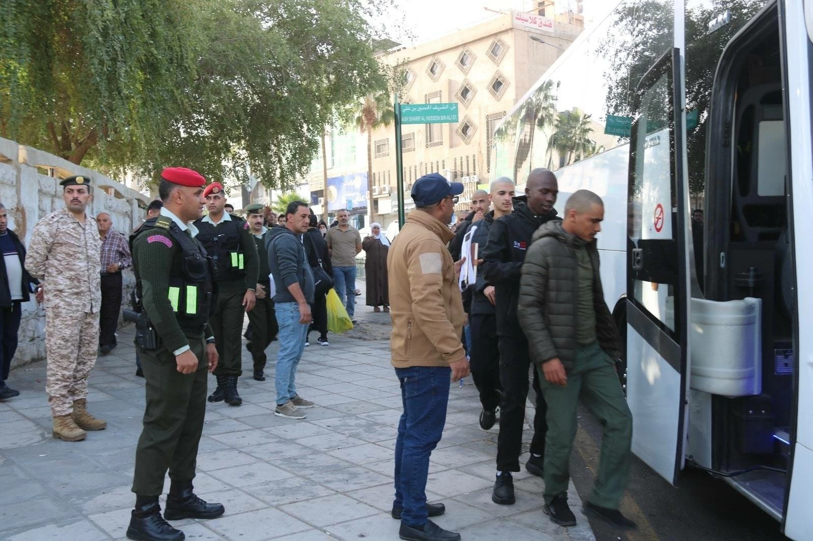 بدء الخدمة الإلزامية في الجيش الأردني والتحاق الدفعة الأولى من المنتسبين