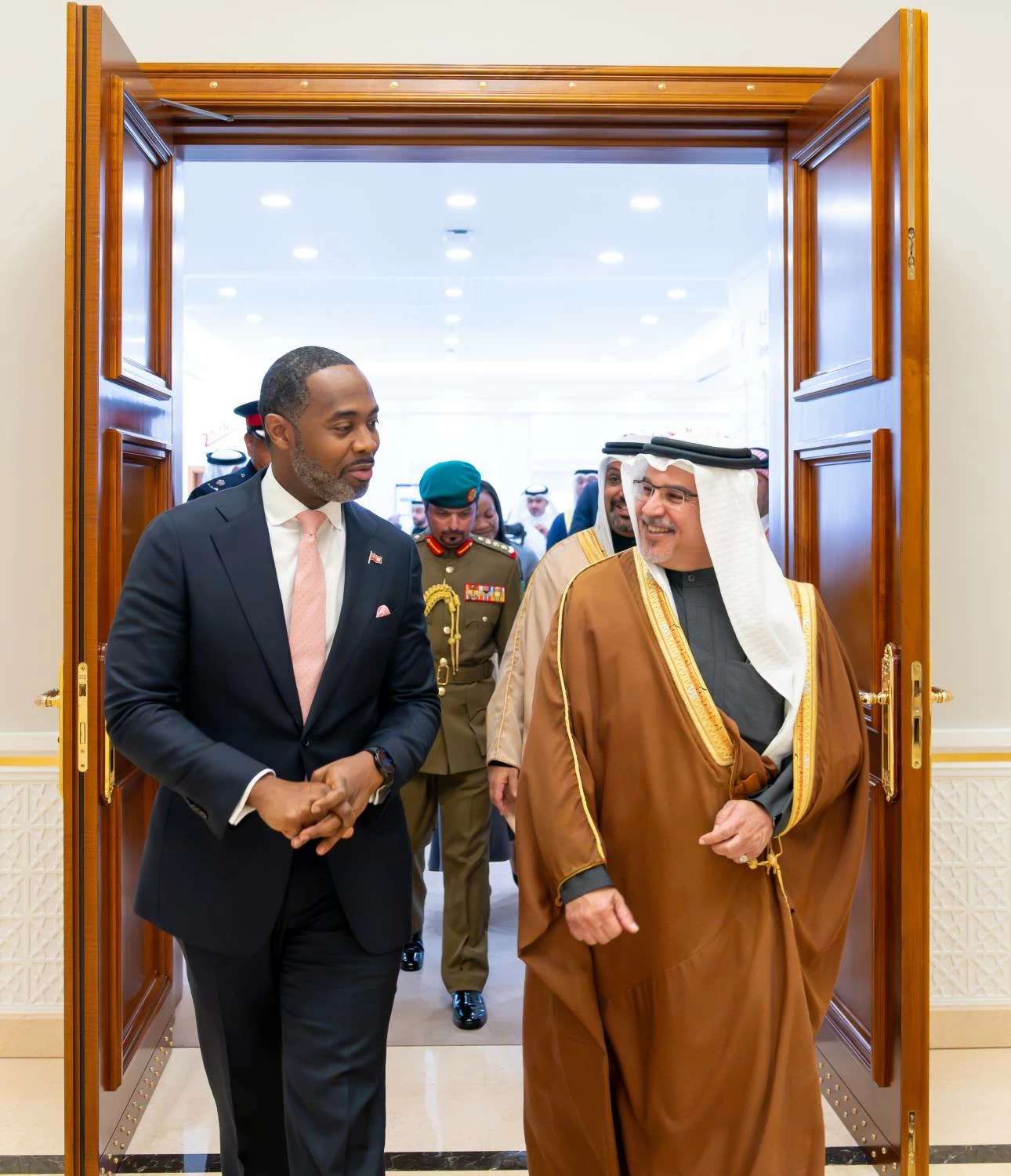 ولي العهد رئيس الوزراء يلتقي رئيس وزراء برمودا