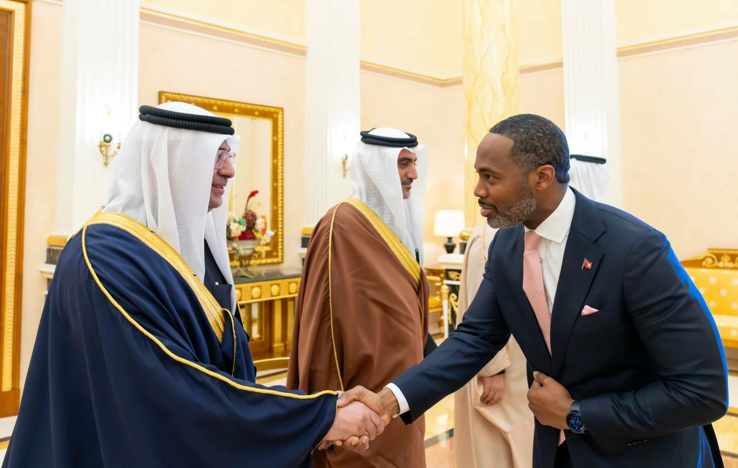 ولي العهد رئيس الوزراء يلتقي رئيس وزراء برمودا