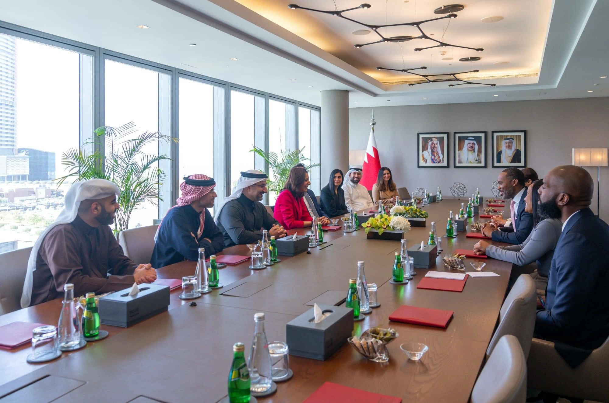 رئيس وزراء برمودا يزور مجلس التنمية الاقتصادية