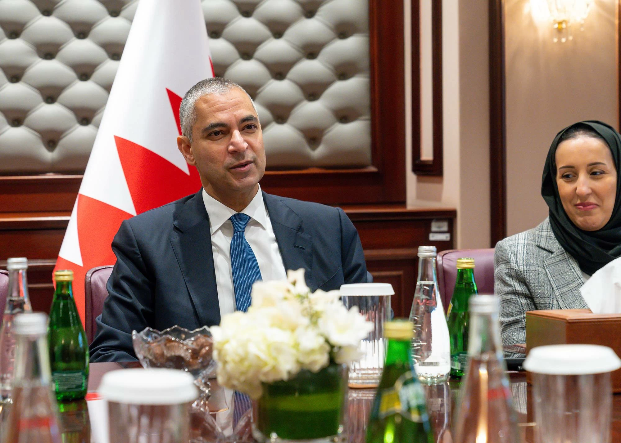 رئيس وزراء برمودا يزور مصرف البحرين المركزي