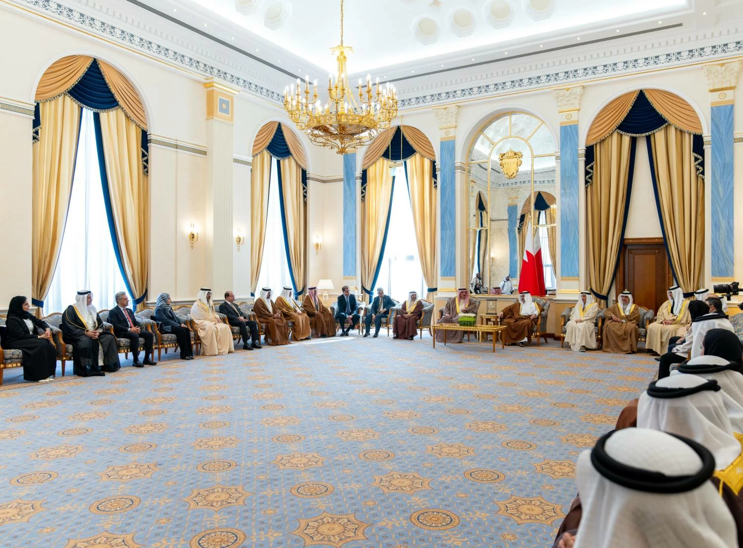 ولي العهد رئيس الوزراء: توفير الفرص النوعية لأبناء الوطن في صدارة الأولويات