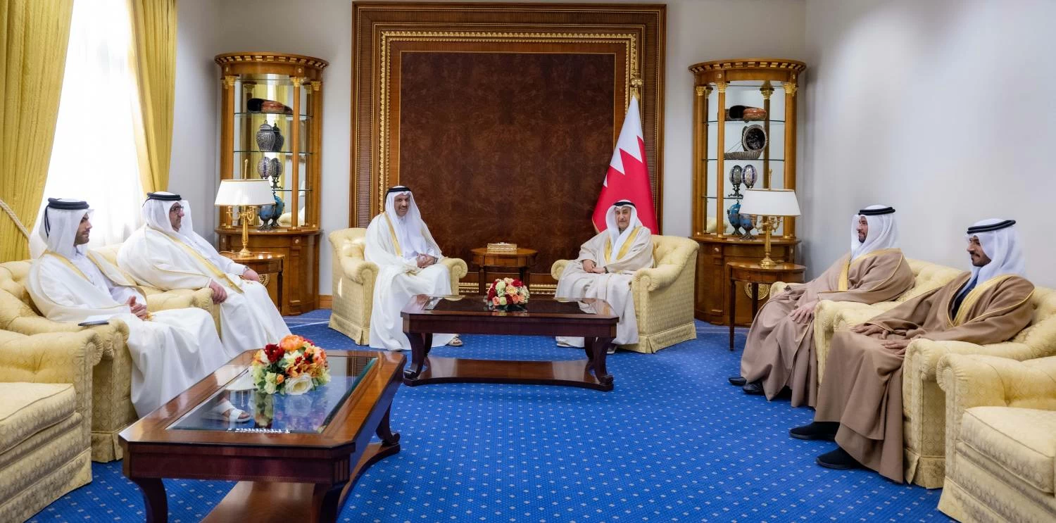 نائب رئيس مجلس الوزراء يستقبل سفير دولة قطر لدى البحرين بمناسبة تعيينه سفيراً لبلاده لدى المملكة