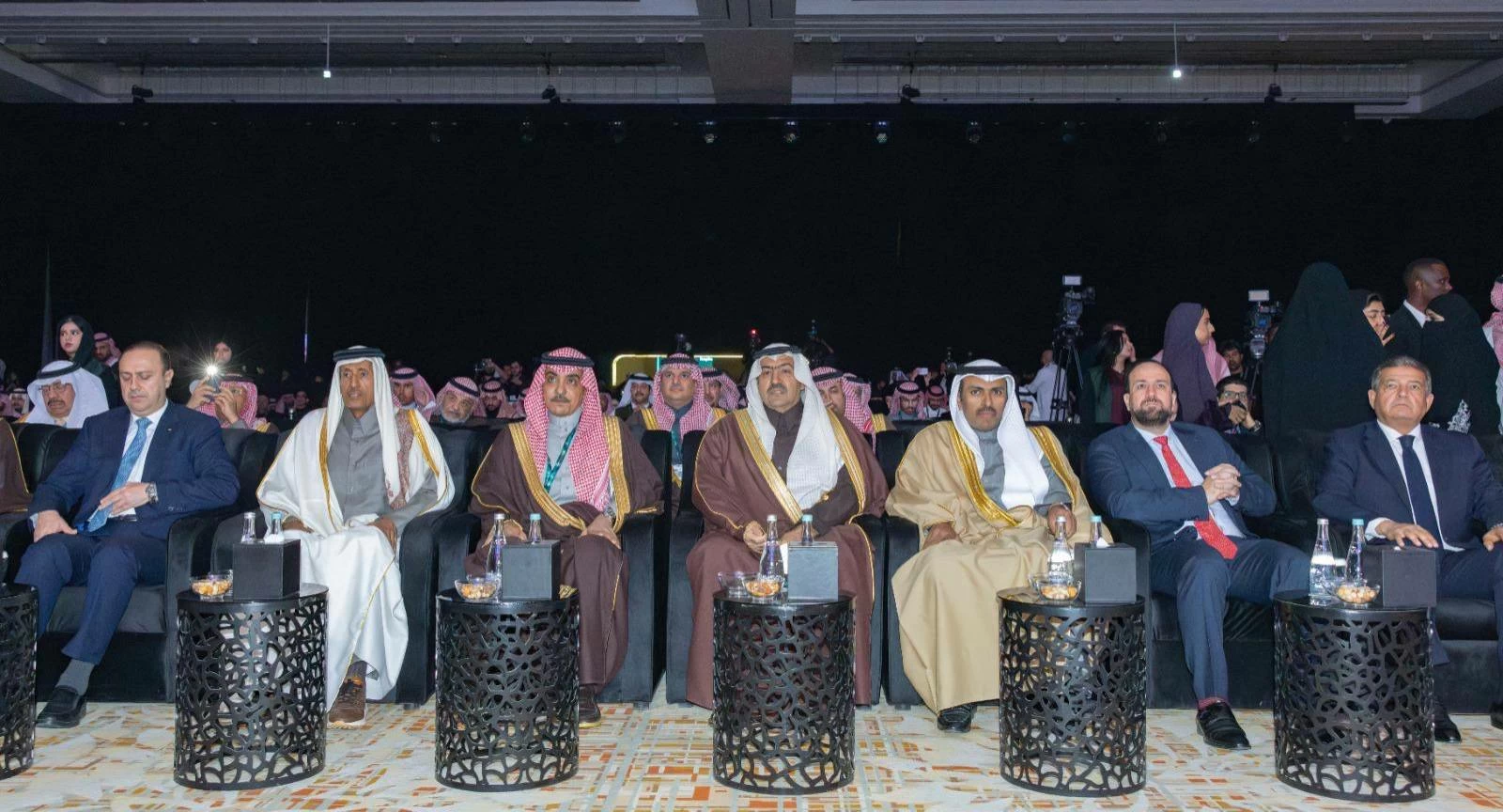 النعيمي: تكريس دور الإعلام في نقل الرسائل المسؤولة وبناء الوعي المجتمعي