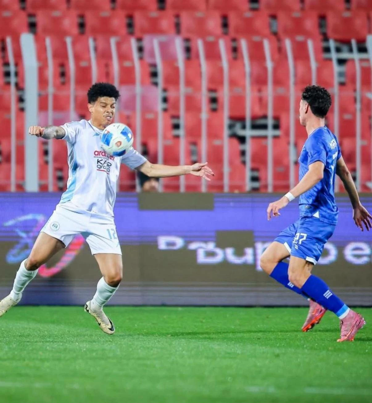 "الرفاع" يعبر مطب "المنامة" بسلام في كأس الملك المعظم