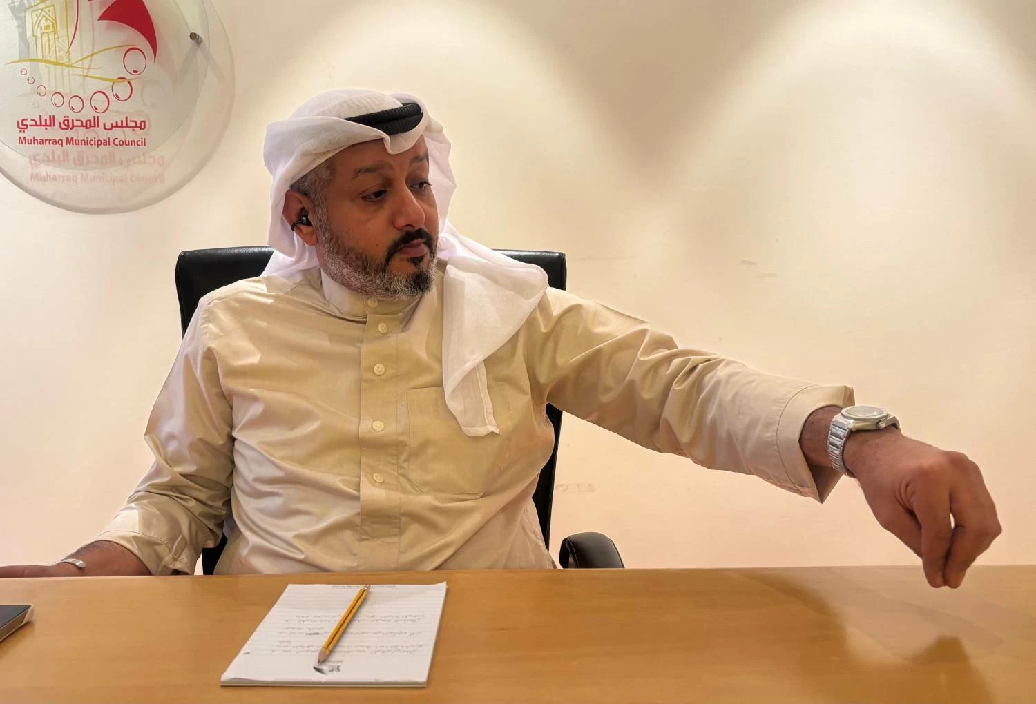 استثمار حديقة الطائي يفتح نقاشاً حاداً بين نائب رئيس بلدي المحرق ومدير البلدية 