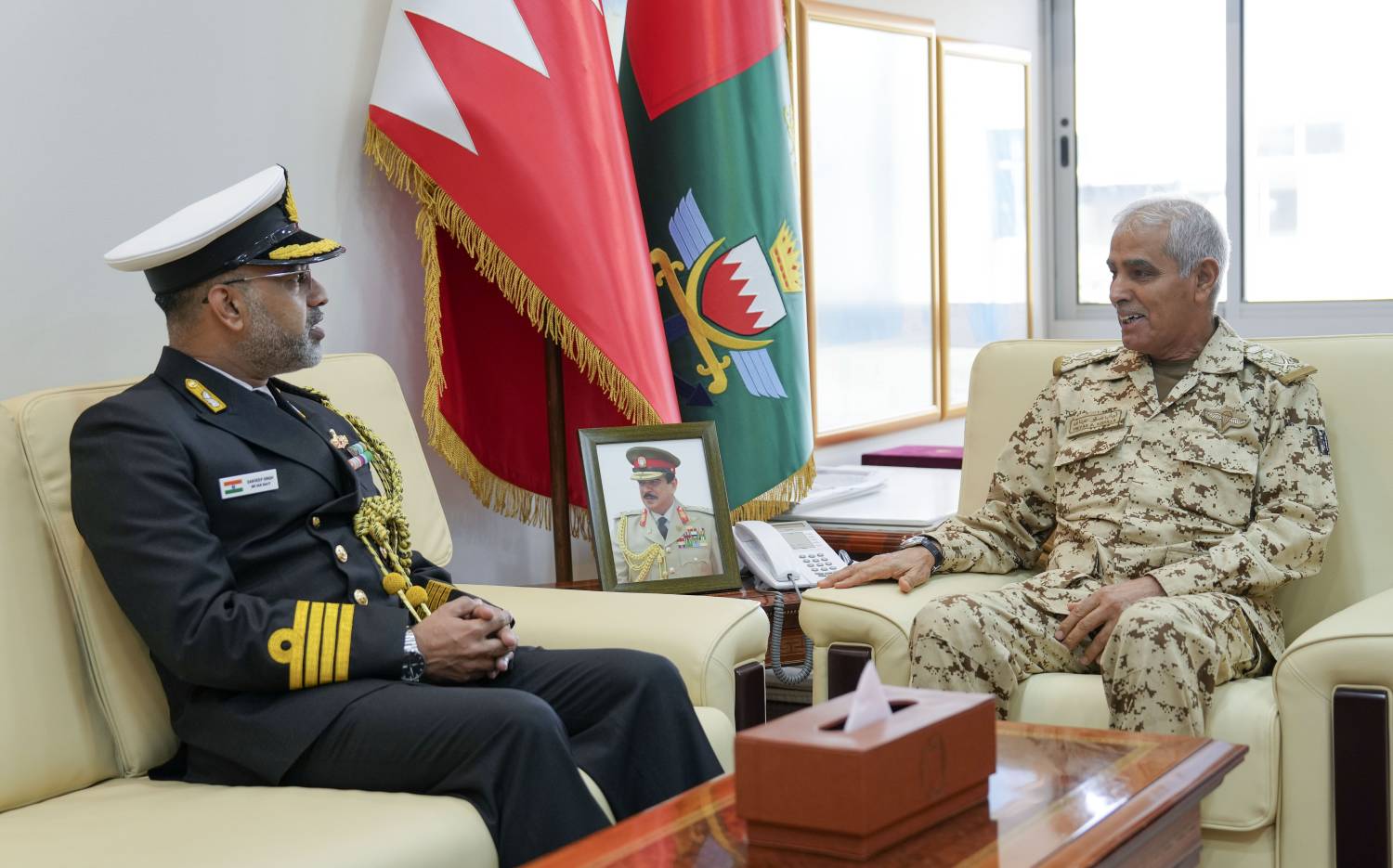 رئيس هيئة الأركان يستقبل الملحق العسكري للسفارة الهندية في البحرين 
