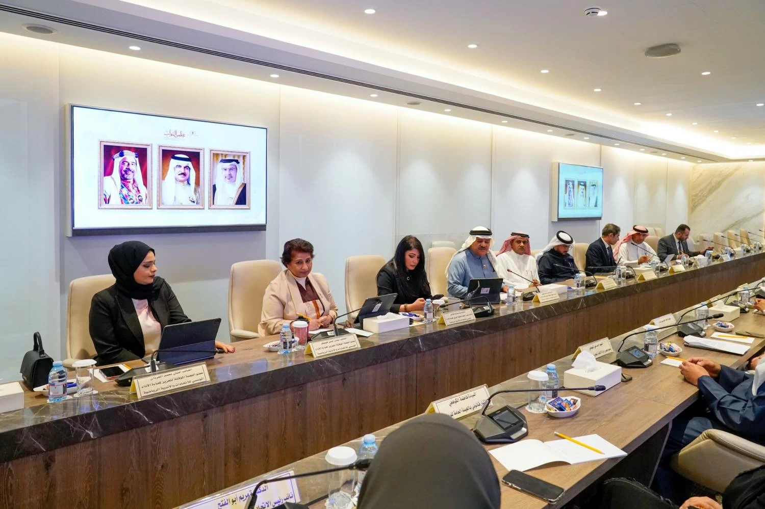 لجنة &laquo;أداء الاتحادات والأندية&raquo; البرلمانية تلتقي ممثلي الاتحادات البحرينية لبحث تطوير العمل الرياضي