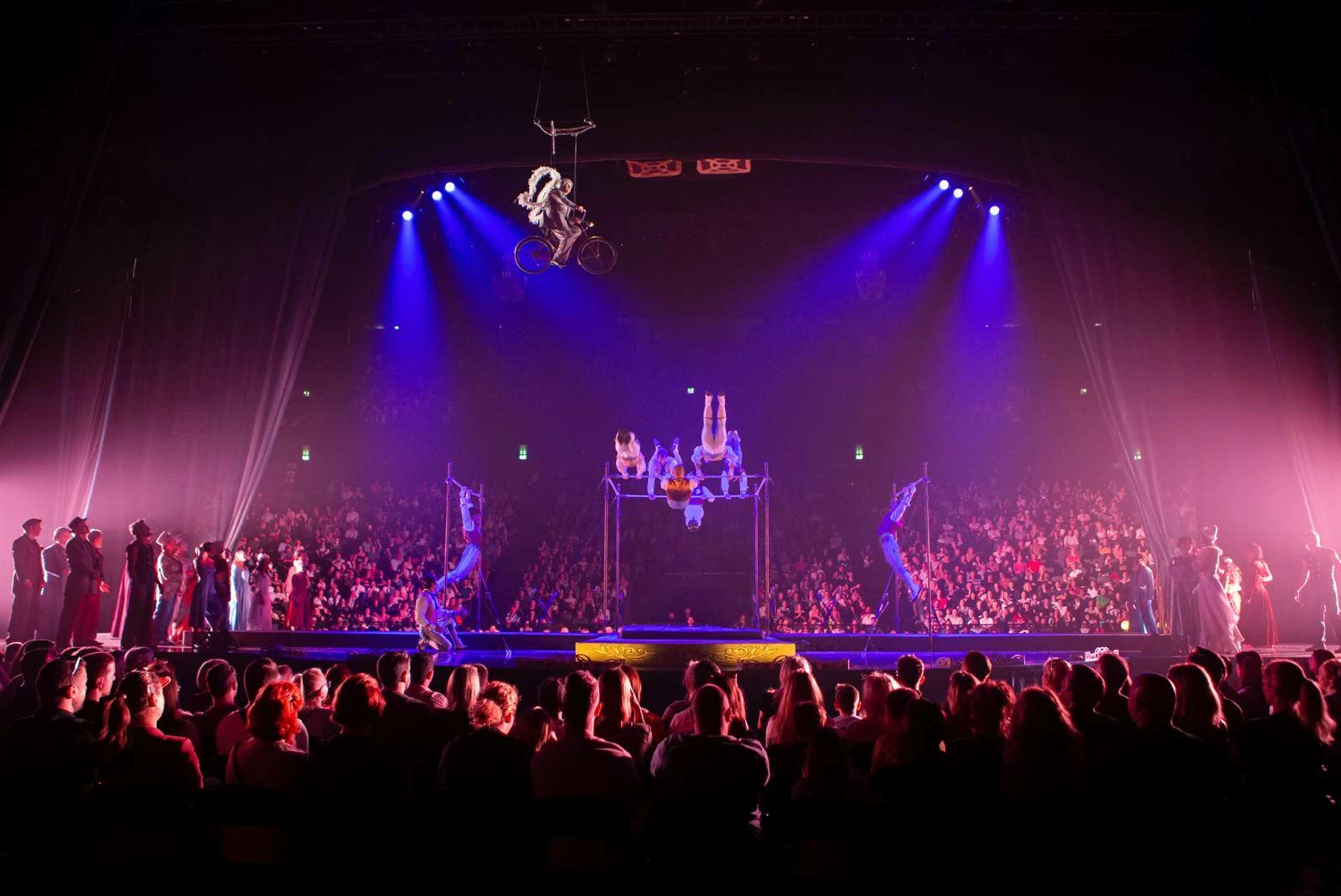 البحرين تستضيف العرض العالمي "كورتيو" من "سيرك دو سوليه" خلال عيد الفطر