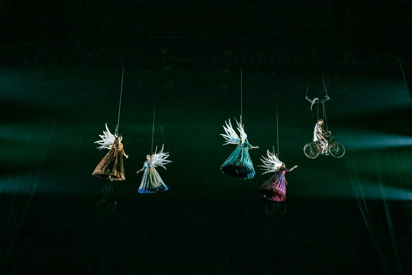 البحرين تستضيف العرض العالمي "كورتيو" من "سيرك دو سوليه" خلال عيد الفطر