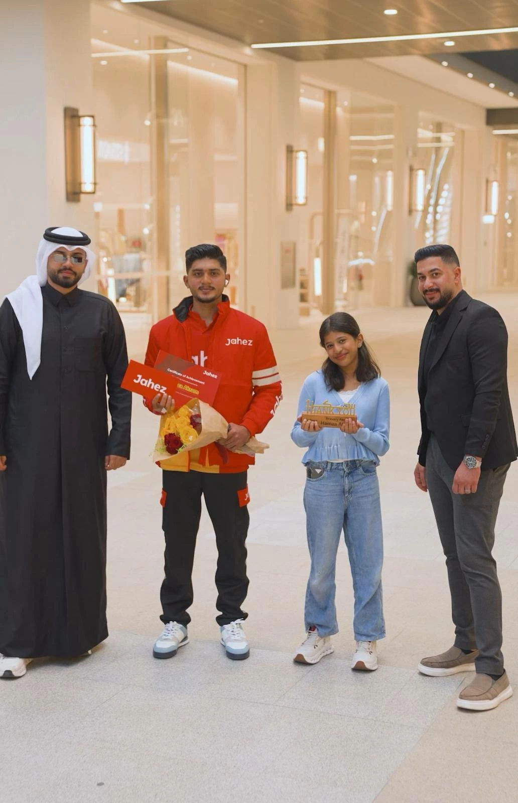 جاهز تحتفي ببطل أنقذ عوائل من حريق سكني