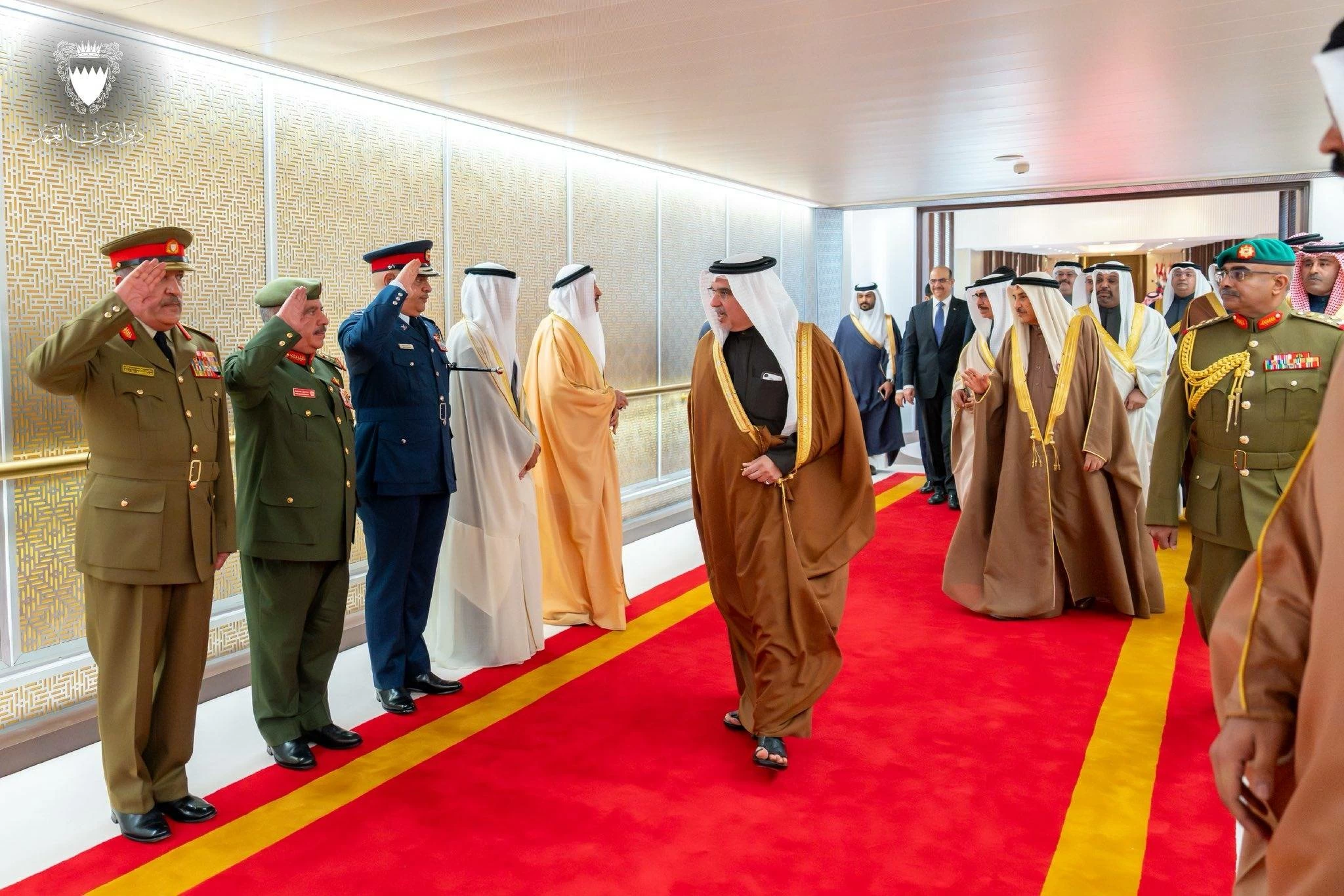 ولي العهد رئيس الوزراء يغادر أرض الوطن متوجهًا إلى الكويت في زيارة رسمية