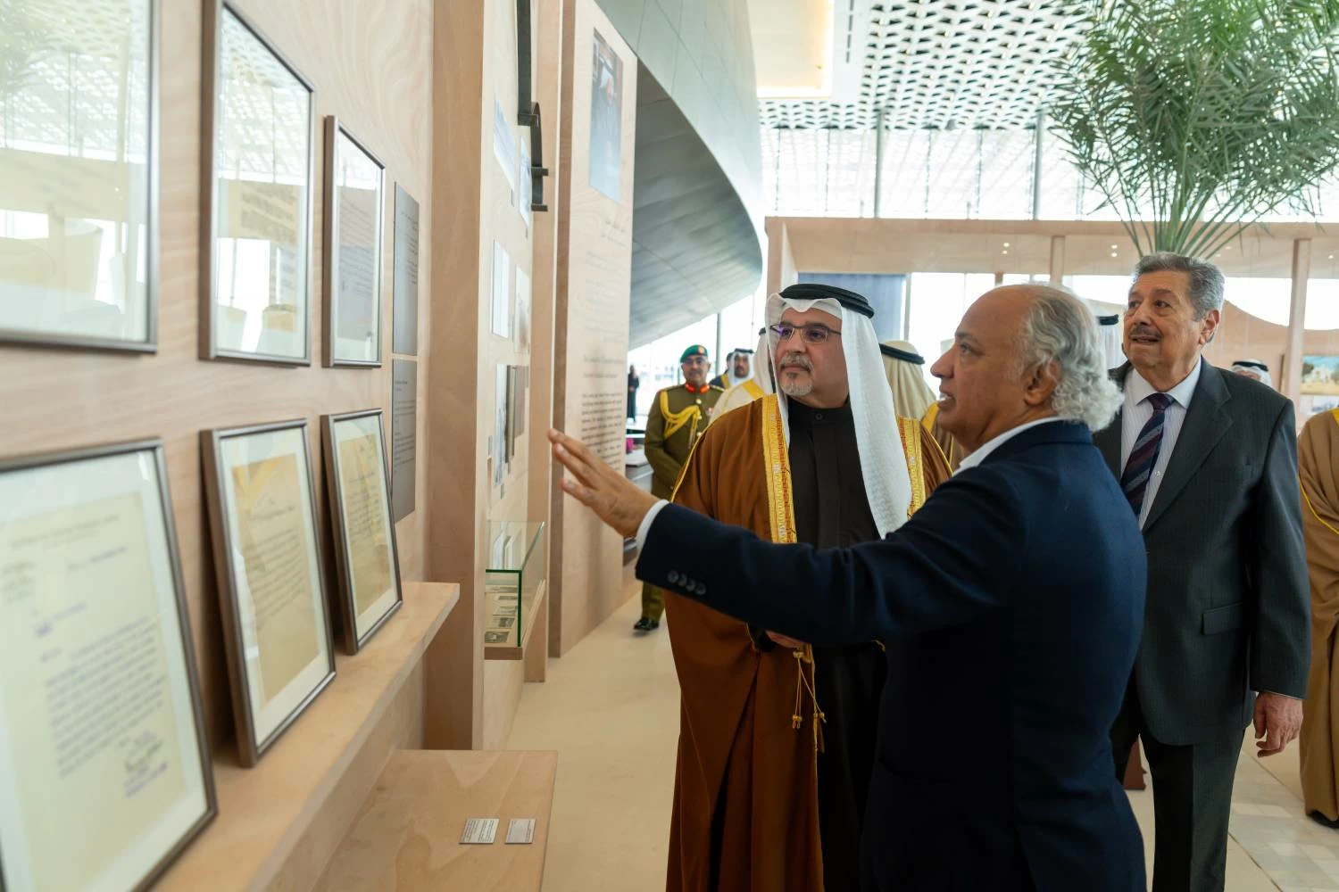 ولي العهد رئيس الوزراء: البحرين تمتلك تاريخاً عريقاً في مجالات التجارة والأعمال