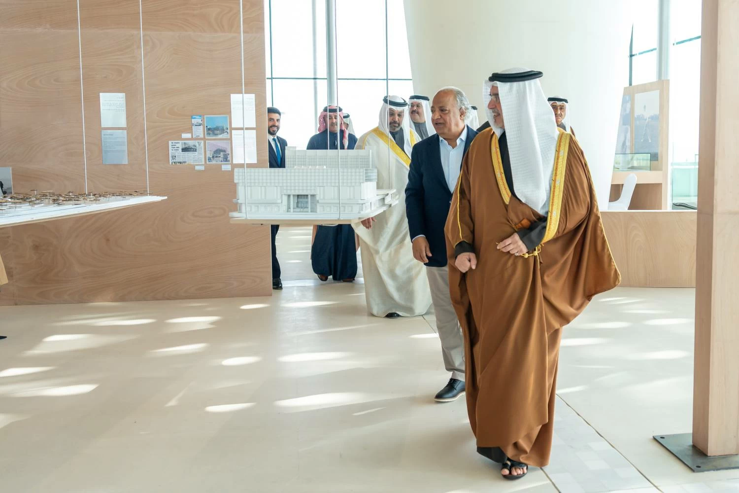 ولي العهد رئيس الوزراء: البحرين تمتلك تاريخاً عريقاً في مجالات التجارة والأعمال