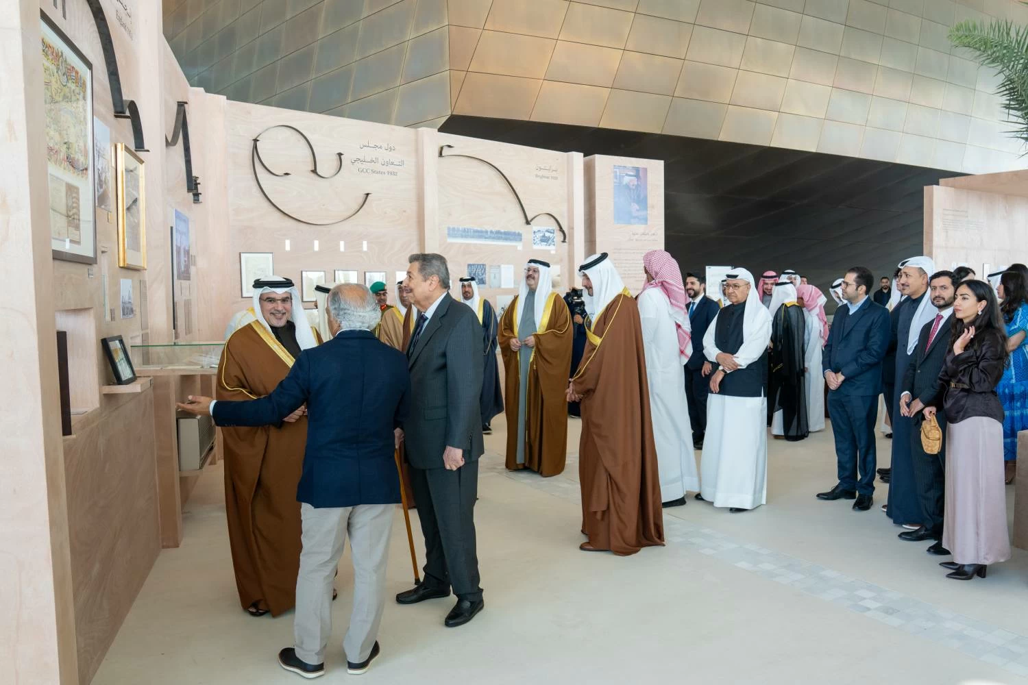 ولي العهد رئيس الوزراء: البحرين تمتلك تاريخاً عريقاً في مجالات التجارة والأعمال