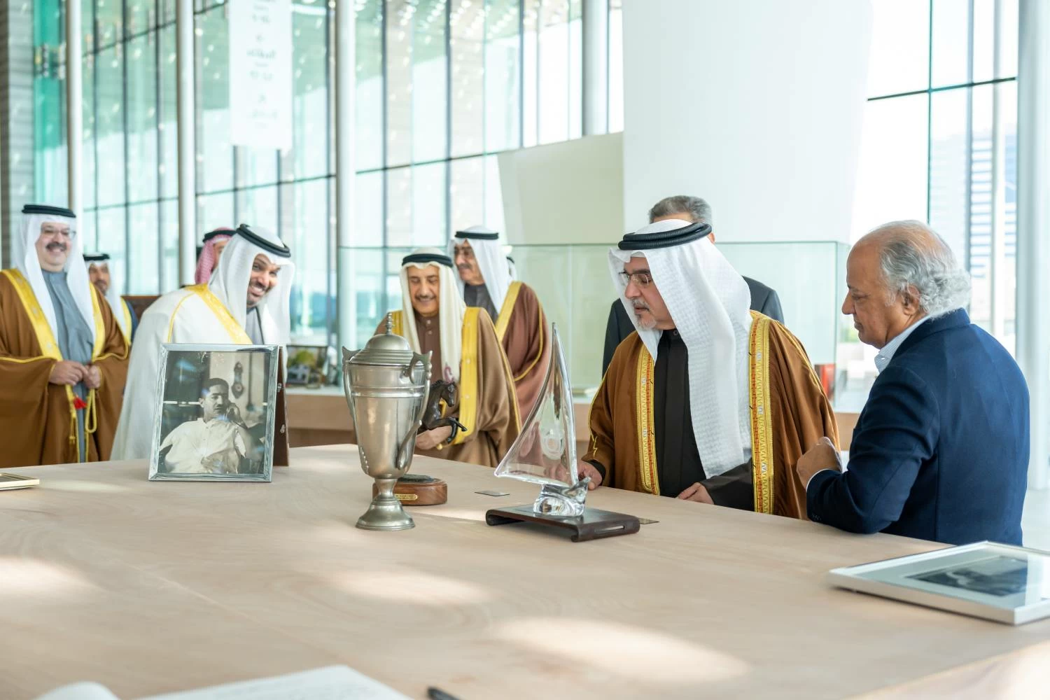 ولي العهد رئيس الوزراء: البحرين تمتلك تاريخاً عريقاً في مجالات التجارة والأعمال