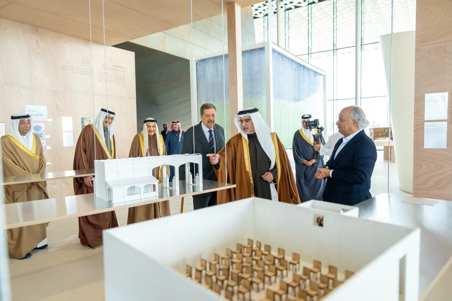 ولي العهد رئيس الوزراء: البحرين تمتلك تاريخاً عريقاً في مجالات التجارة والأعمال