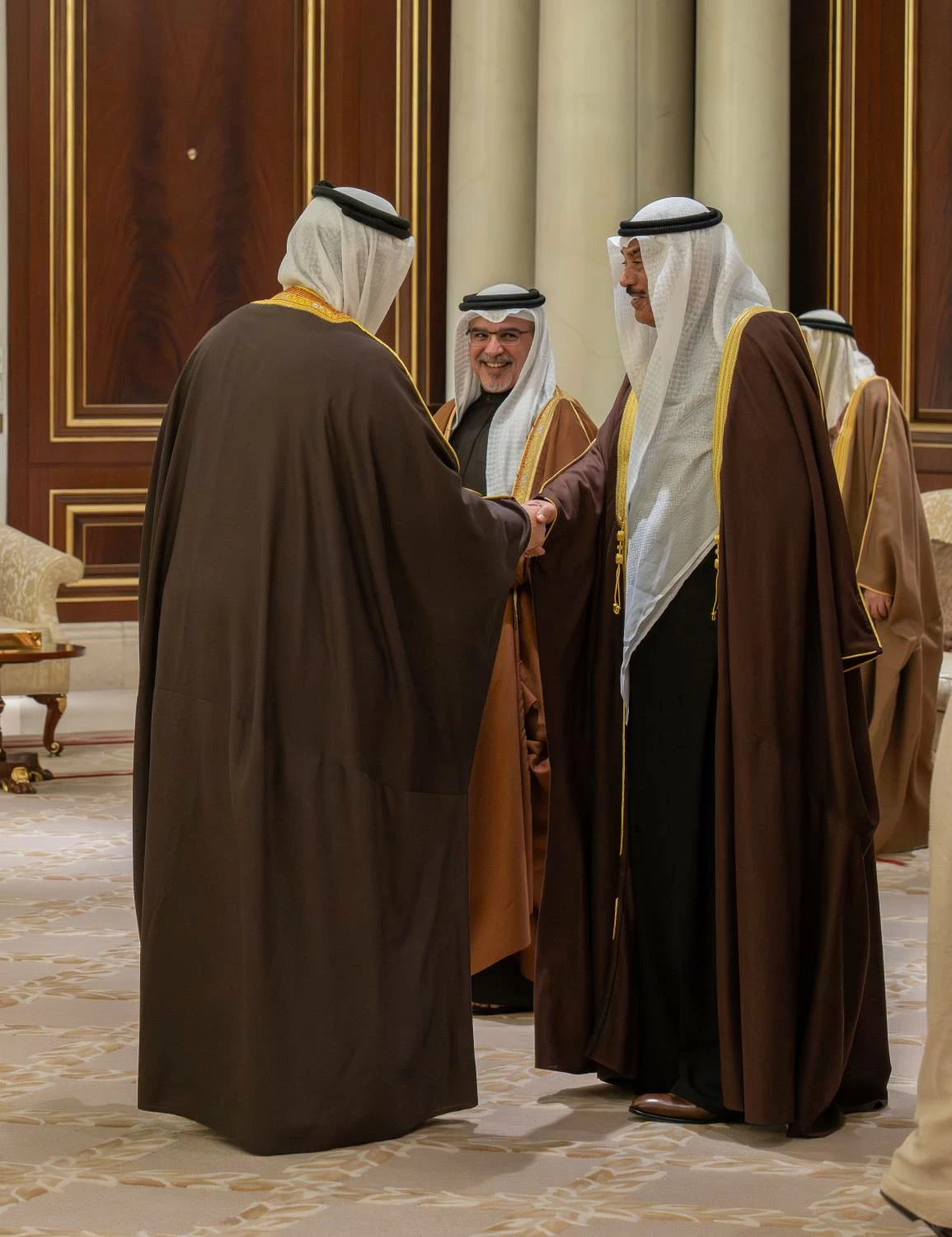 ولي العهد رئيس الوزراء يصل إلى الكويت في زيارة رسمية