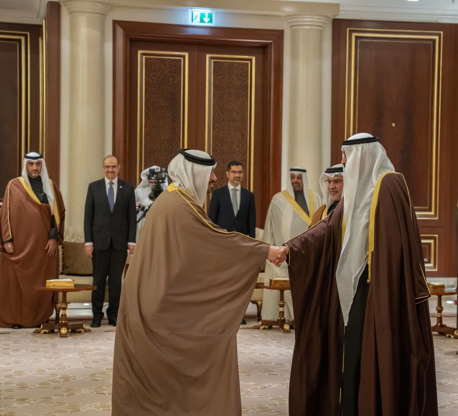 ولي العهد رئيس الوزراء يصل إلى الكويت في زيارة رسمية