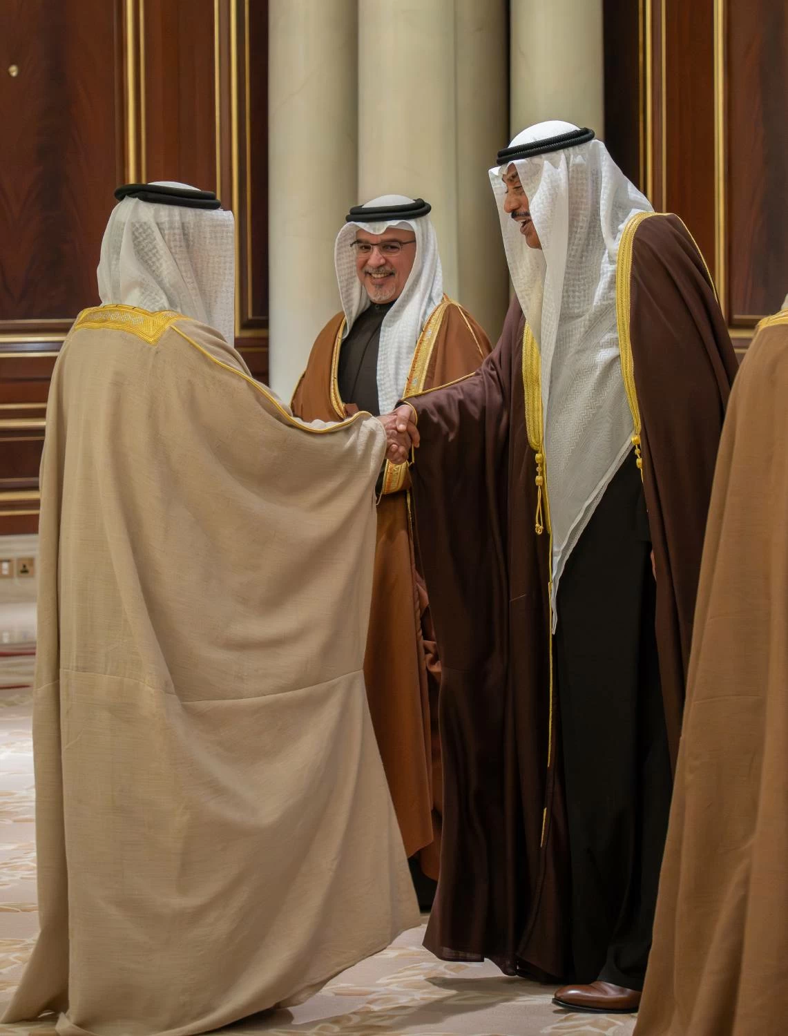 ولي العهد رئيس الوزراء يصل إلى الكويت في زيارة رسمية