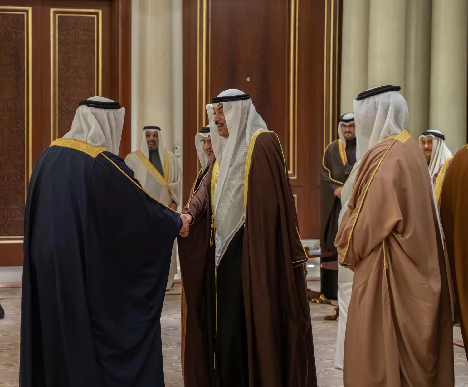 ولي العهد رئيس الوزراء يصل إلى الكويت في زيارة رسمية