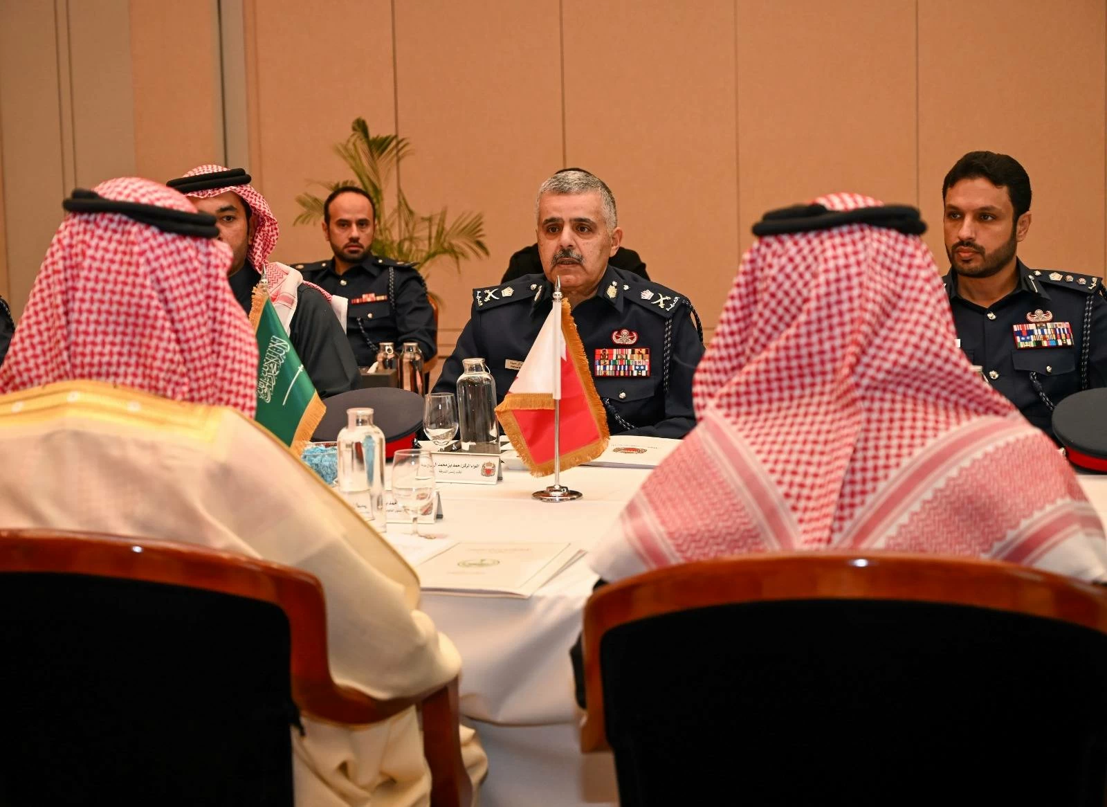 نائب رئيس الشرطة يترأس الجانب البحريني في اجتماع فرق عمل اللجنة الأمنية التابعـة للجنة التنسيق الأمني المنبثقة من مجلس التنسيق السعودي البحريني