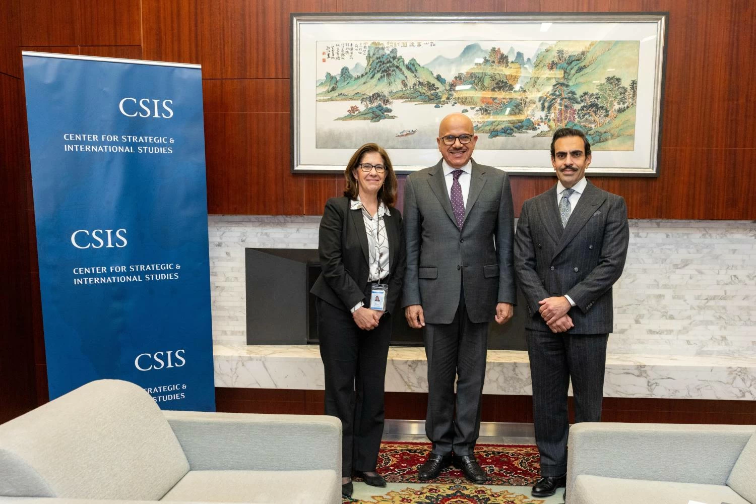 وزير الخارجية يشارك في حوار المائدة المستديرة الذي نظمه مركز الدراسات الاستراتيجية والدولية في العاصمة الأمريكية واشنطن