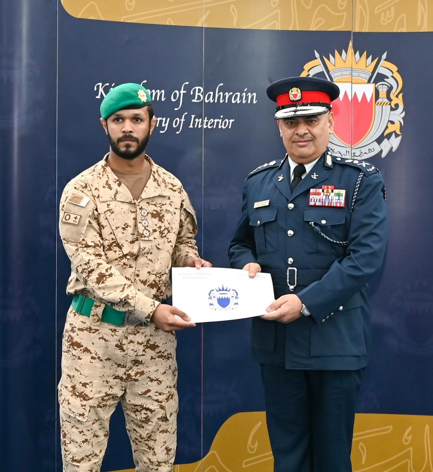 رئيس الشرطة يشهد تخريج المشاركين في عدد من الدورات التخصصية