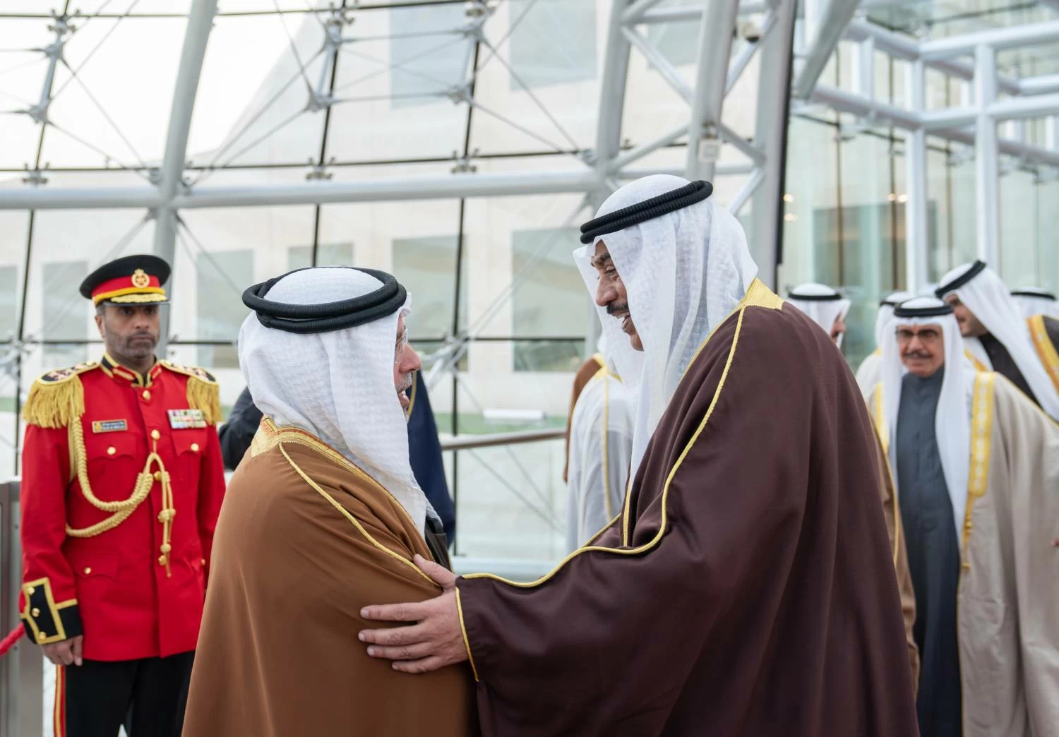 ولي العهد رئيس الوزراء يغادر دولة الكويت الشقيقة بعد زيارةٍ رسمية