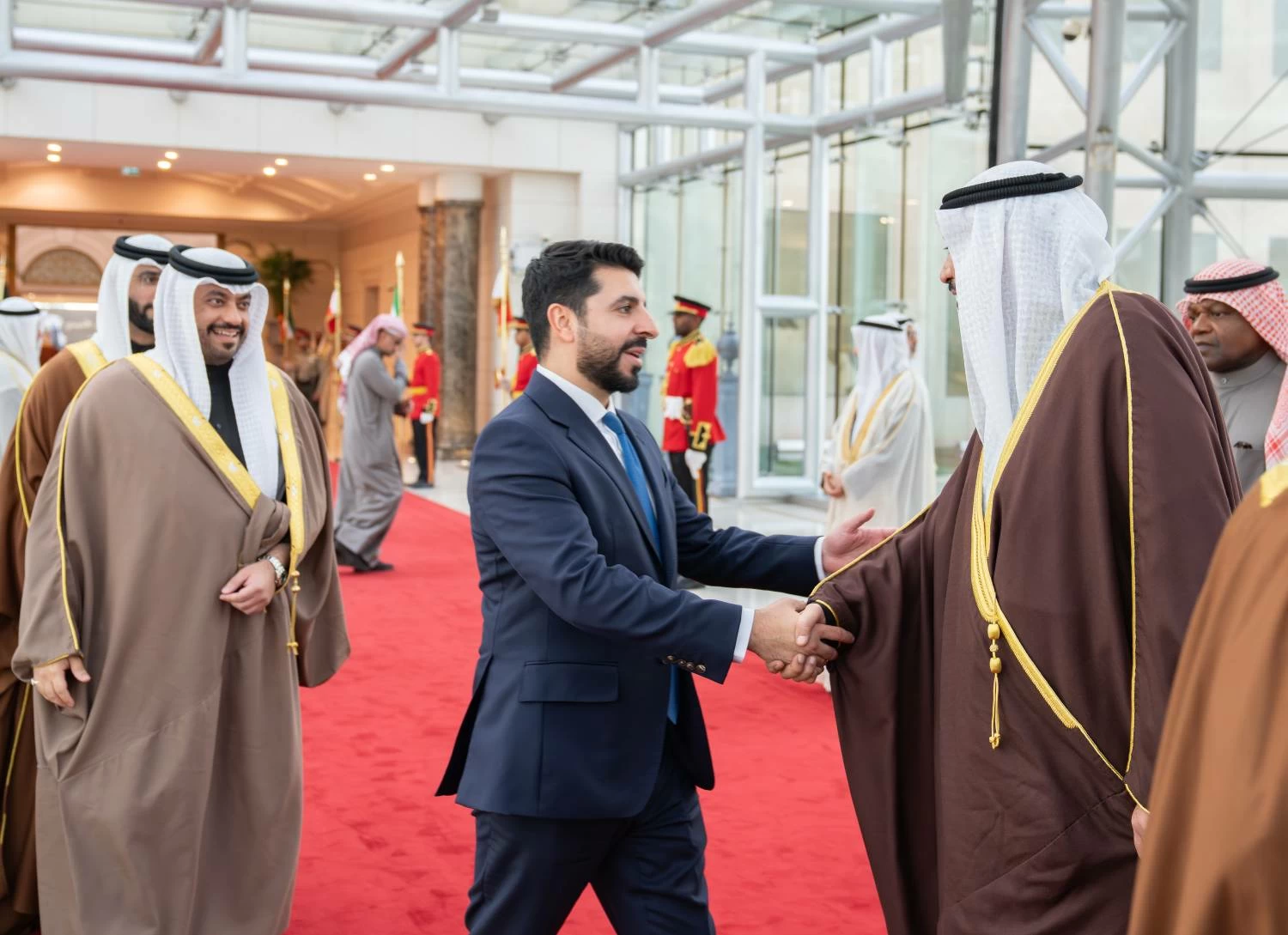 ولي العهد رئيس الوزراء يغادر دولة الكويت الشقيقة بعد زيارةٍ رسمية