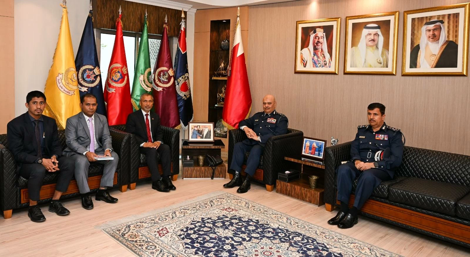 رئيس الشرطة يستقبل سفير جمهورية بنغلاديش الشعبية لدى مملكة البحرين 