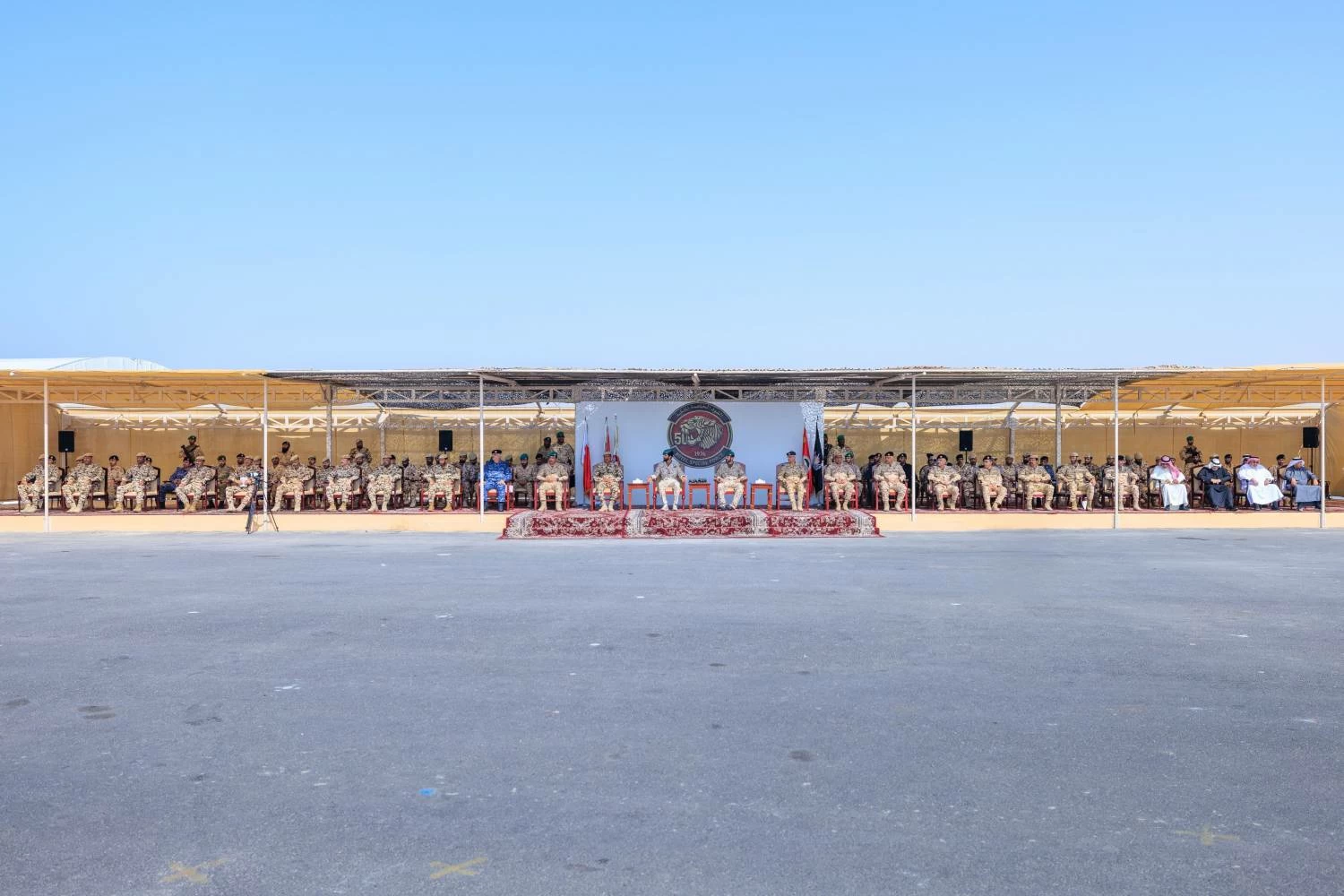 ناصر بن حمد يشهد الاحتفال بذكرى مرور خمسين عامًا على تأسيس القوة الخاصة الملكية