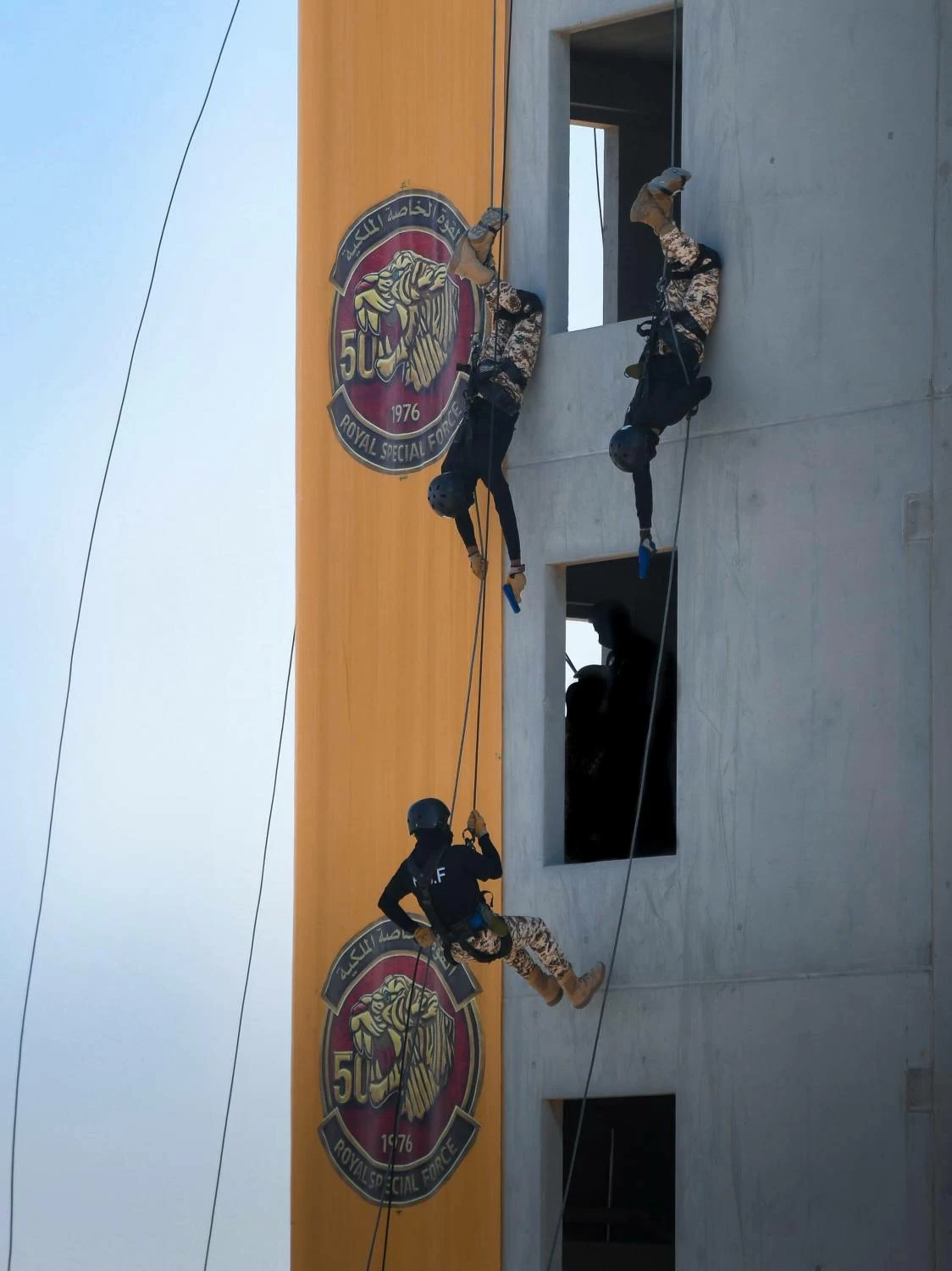 ناصر بن حمد يشهد الاحتفال بذكرى مرور خمسين عامًا على تأسيس القوة الخاصة الملكية