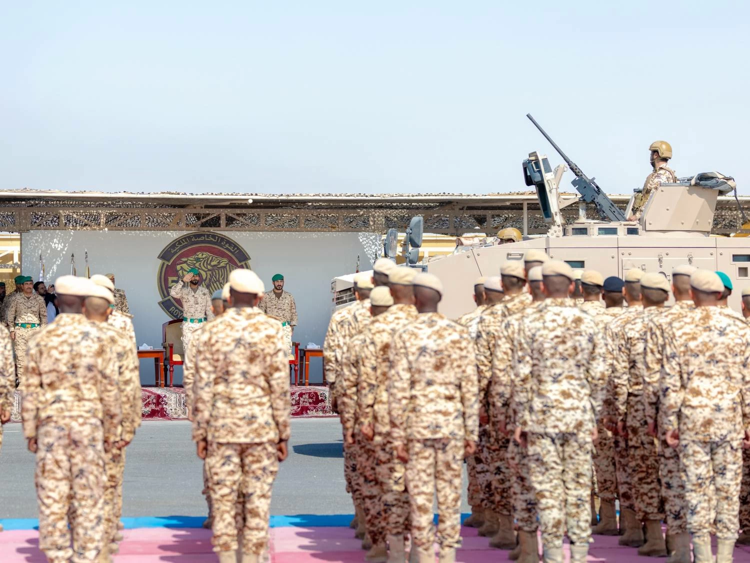 ناصر بن حمد يشهد الاحتفال بذكرى مرور خمسين عامًا على تأسيس القوة الخاصة الملكية