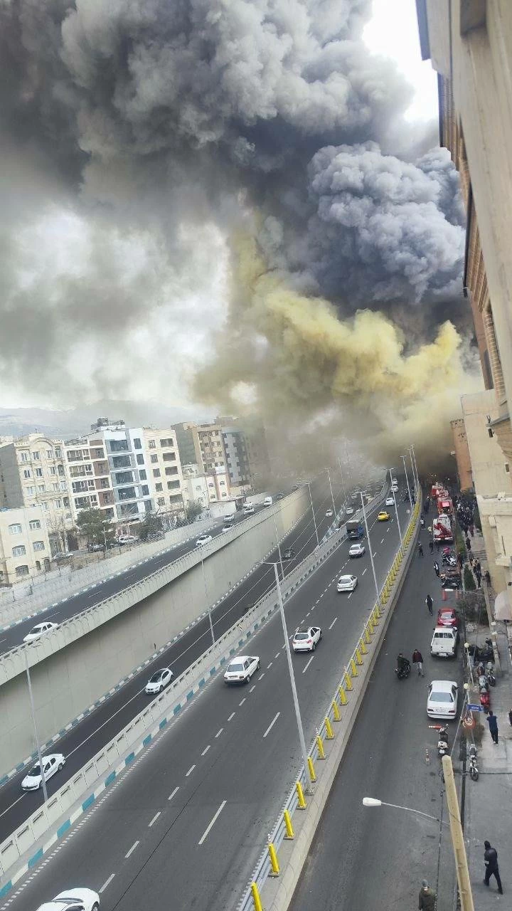 حريق كبير بسوق في جنت آباد غربي طهران