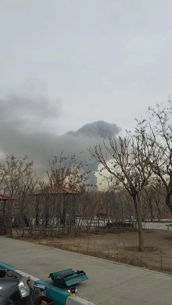 حريق كبير بسوق في جنت آباد غربي طهران