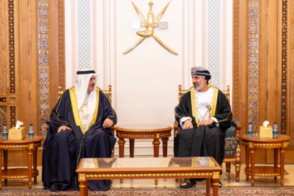 رئيس مجلس النواب يصل إلى سلطنة عمان في زيارة نيابية رسمية