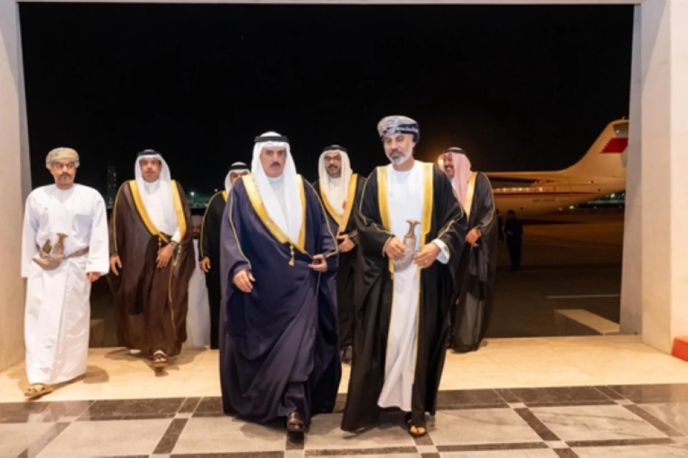 رئيس مجلس النواب يصل إلى سلطنة عمان في زيارة نيابية رسمية