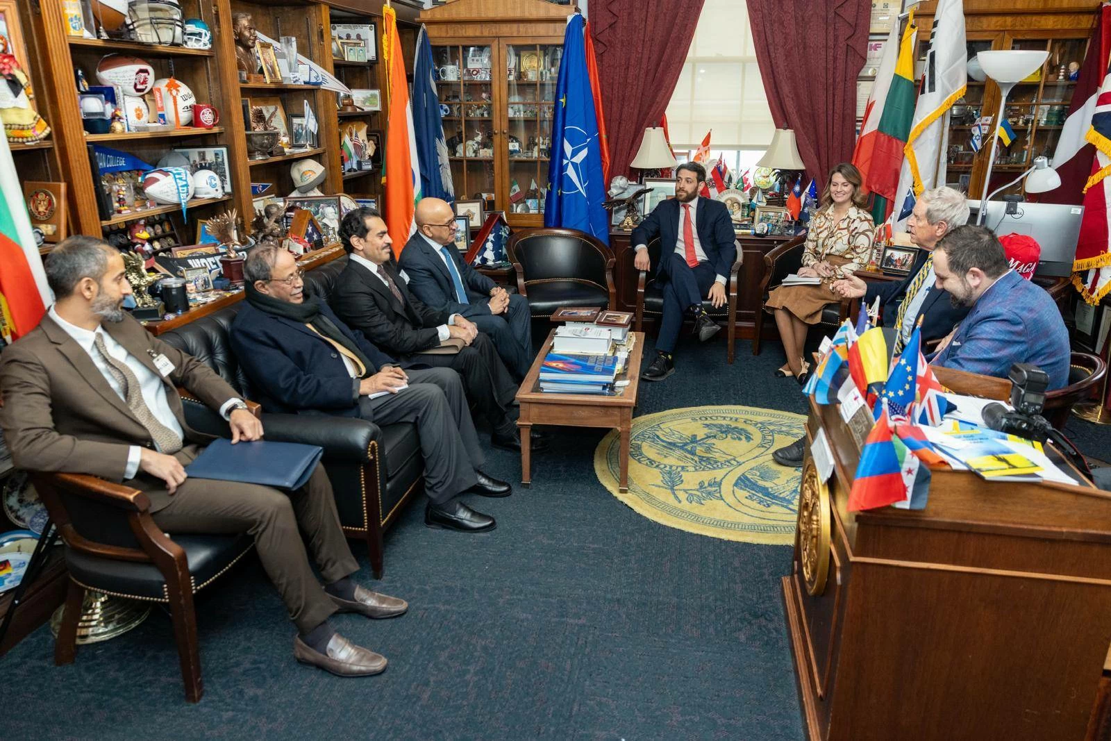 وزير الخارجية يجتمع مع عضو النواب الأمريكي جو ويلسون