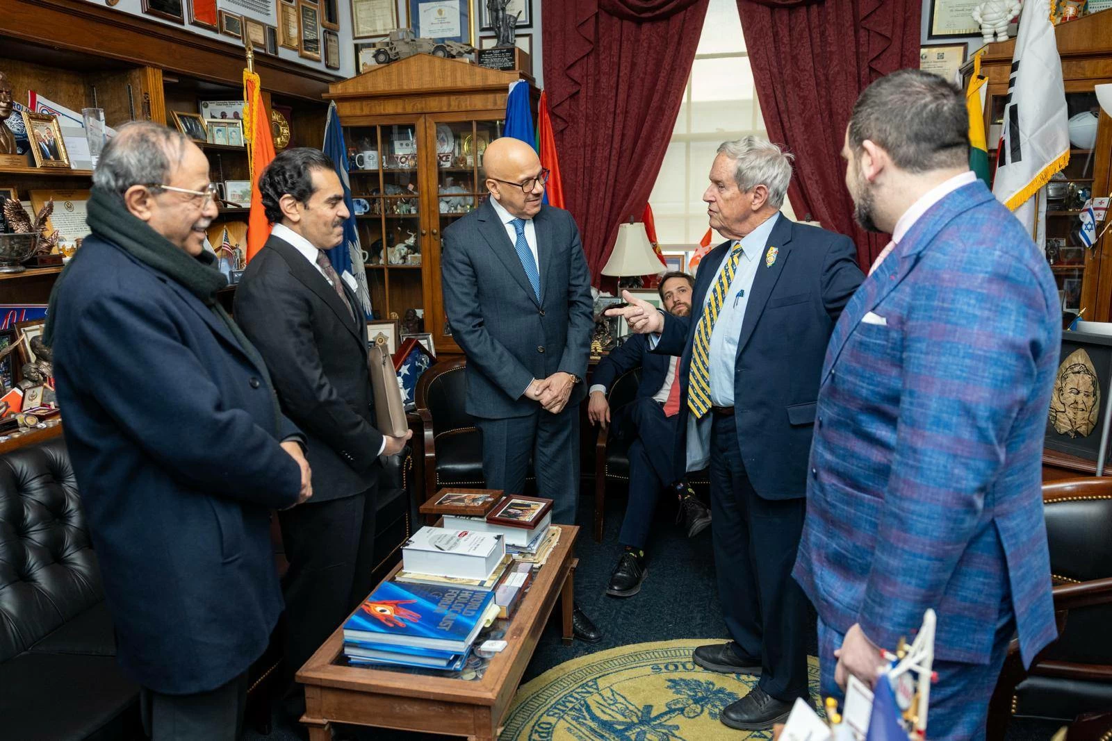 وزير الخارجية يجتمع مع عضو النواب الأمريكي جو ويلسون