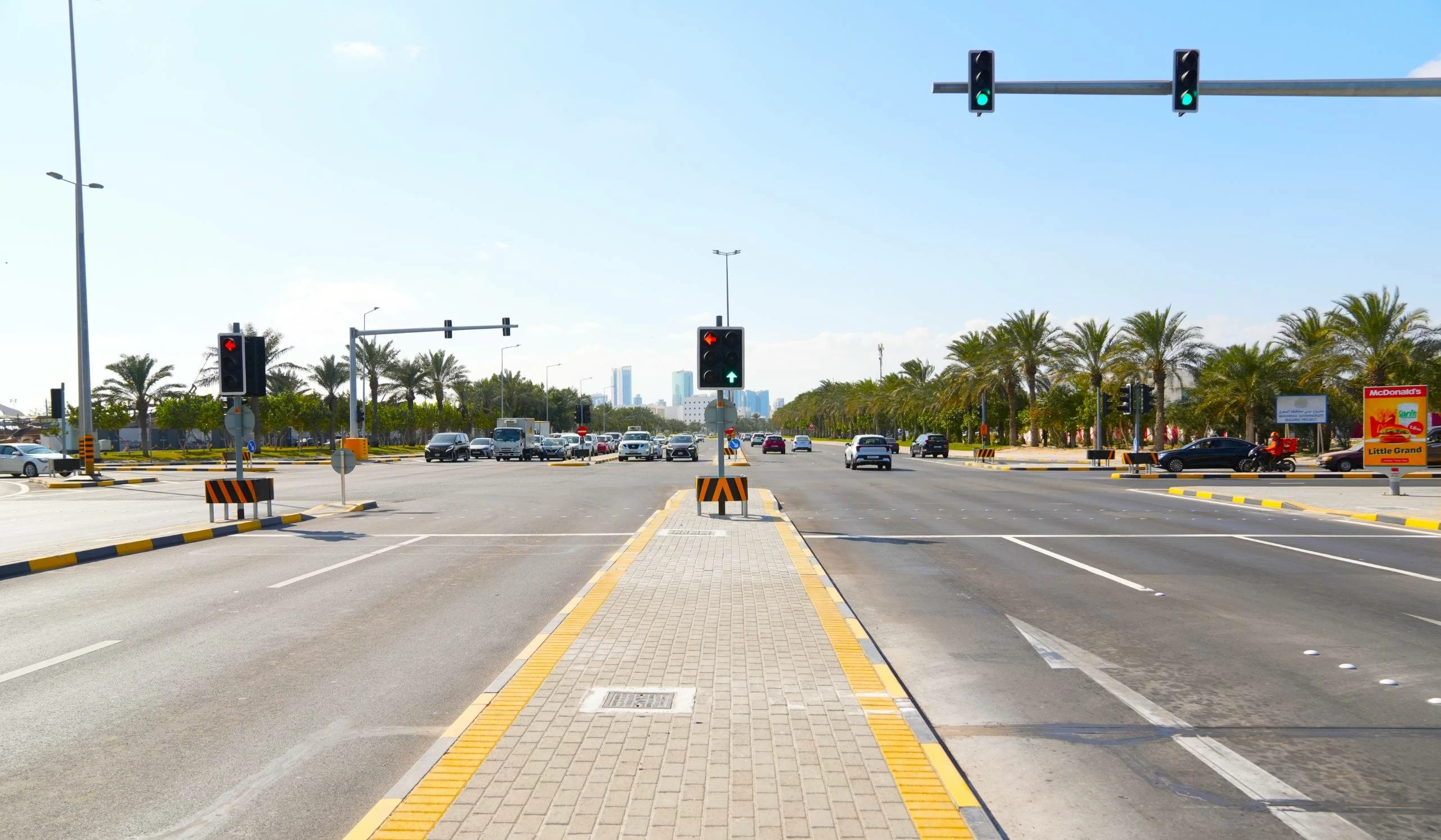 "الأشغال": الانتهاء من أعمال مشروع تطوير تقاطع شارع خليفة الكبير وشارع عبد الرحمن الفاضل في المحرق