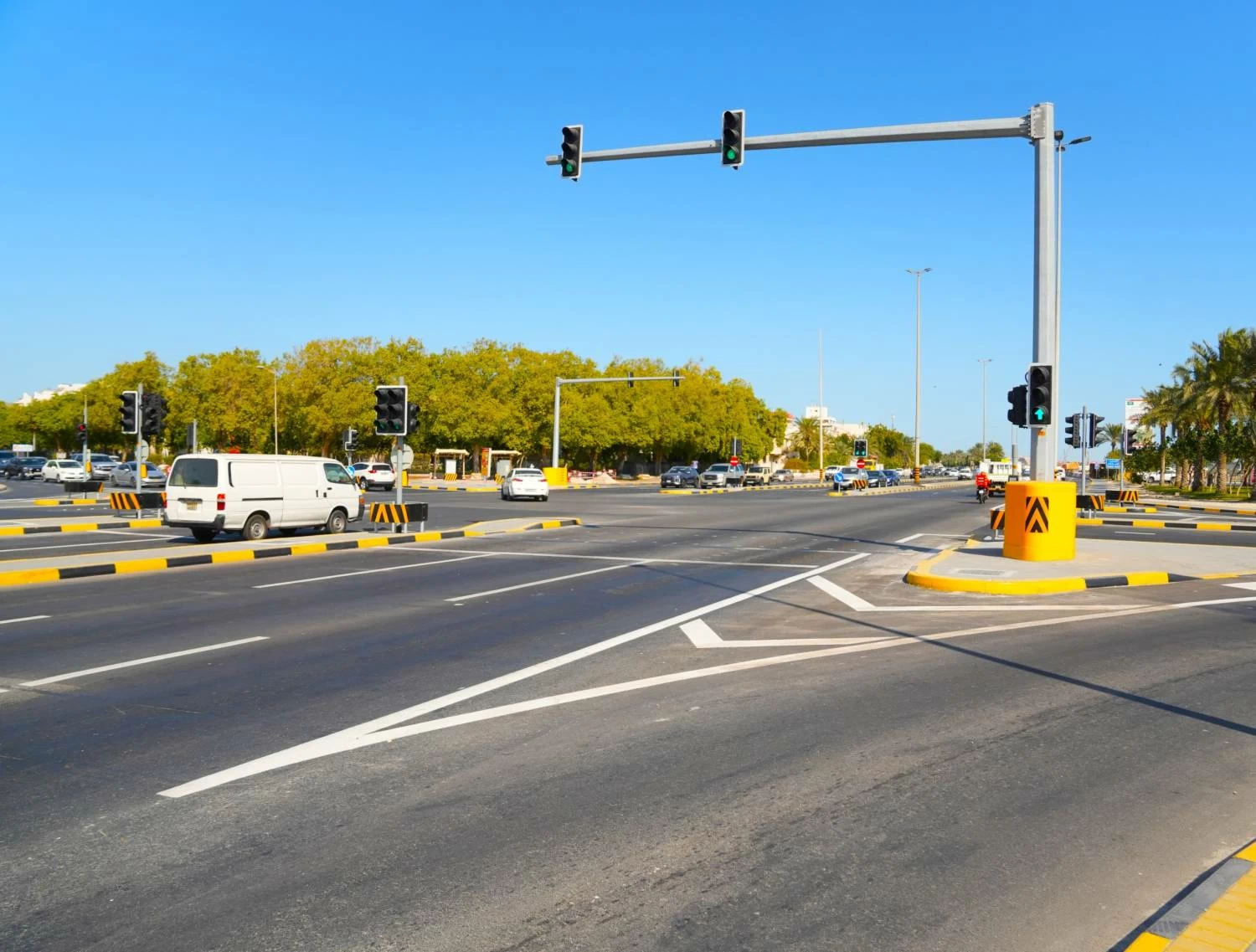 "الأشغال": الانتهاء من أعمال مشروع تطوير تقاطع شارع خليفة الكبير وشارع عبد الرحمن الفاضل في المحرق