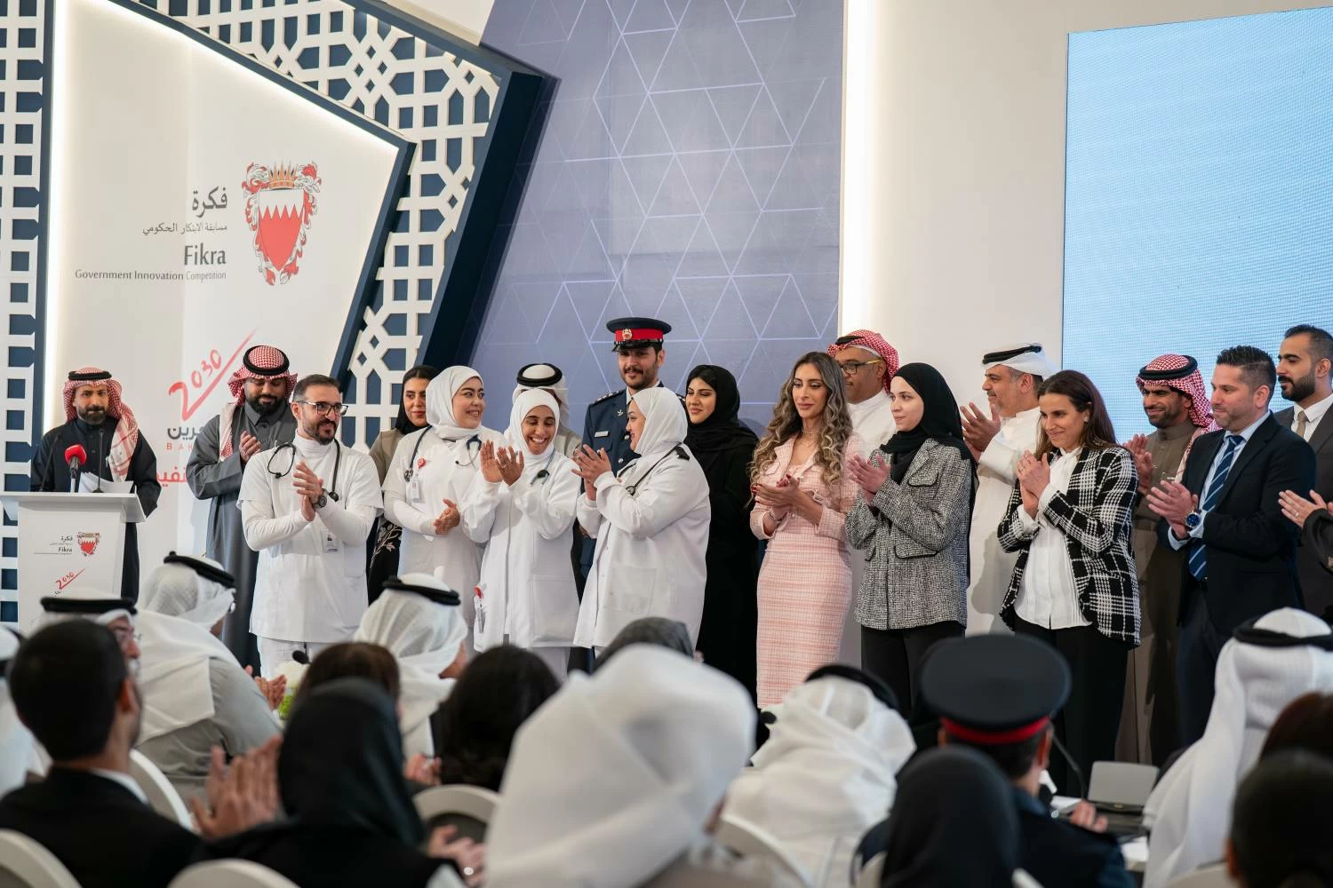 وزير ديوان رئيس مجلس الوزراء يؤكد أهمية ترسيخ الإبداع والابتكار في العمل الحكومي